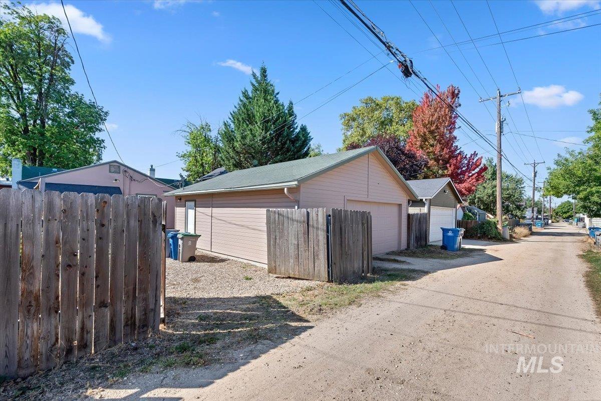 6210 W Primrose St, Boise, Idaho 83704, 2 Bedrooms, 1 Bathroom, Residential For Sale, Price $350,000,MLS 99000886