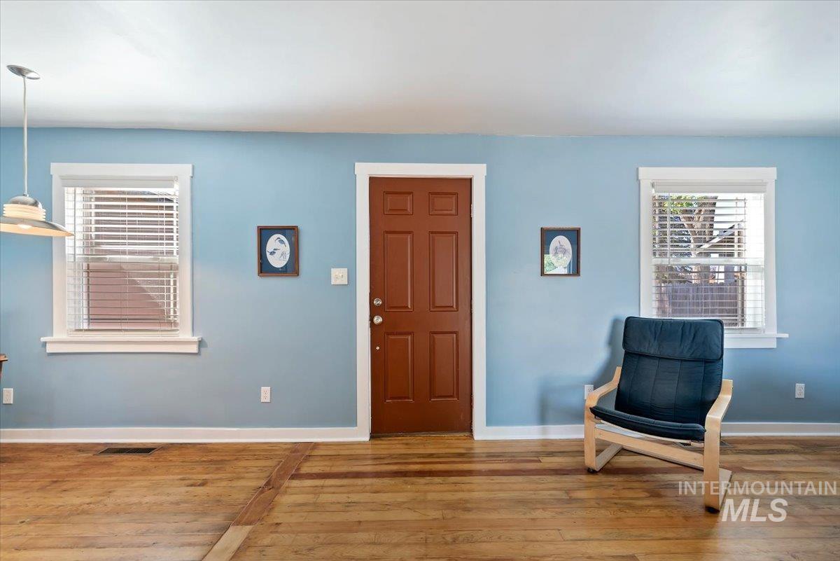 6210 W Primrose St, Boise, Idaho 83704, 2 Bedrooms, 1 Bathroom, Residential For Sale, Price $350,000,MLS 99000886