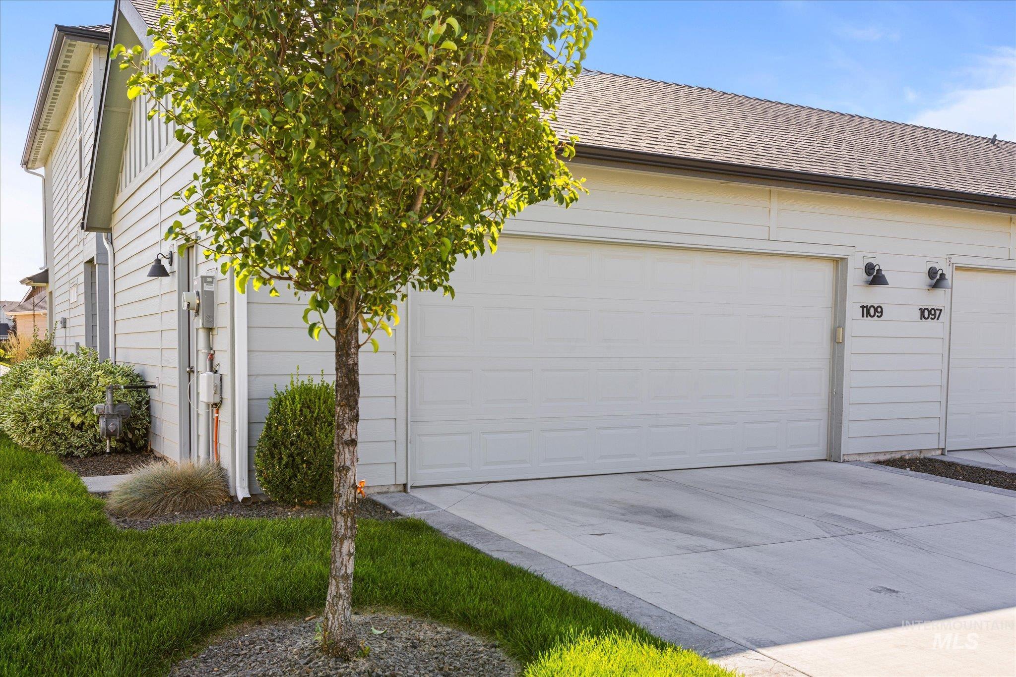 1109 N World Cup Ln, Eagle, Idaho 83616, 3 Bedrooms, 2.5 Bathrooms, Residential For Sale, Price $423,000,MLS 99000889