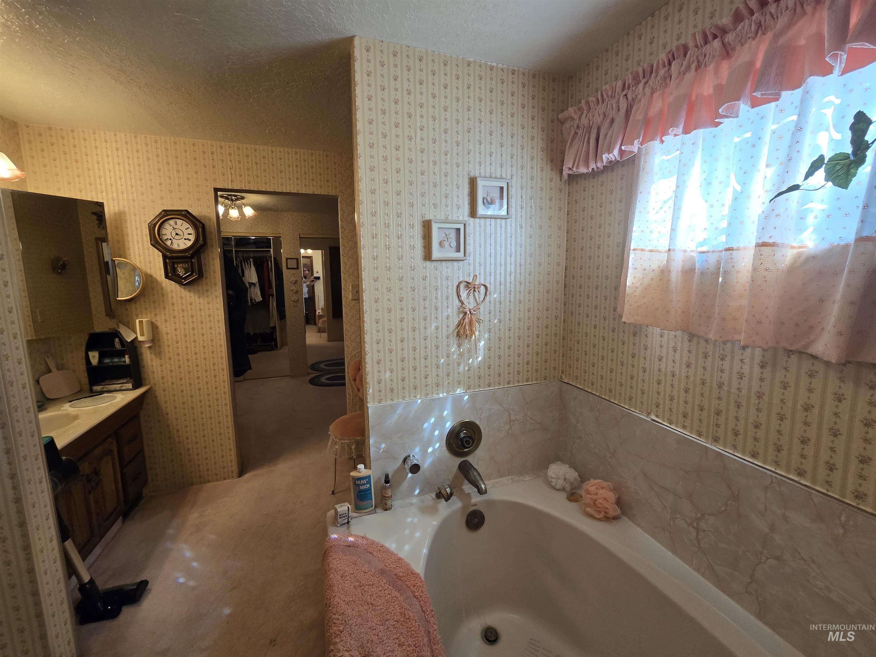 280 Meadows Lane, Twin Falls, Idaho 83301, 3 Bedrooms, 3.5 Bathrooms, Residential For Sale, Price $399,900,MLS 99000890