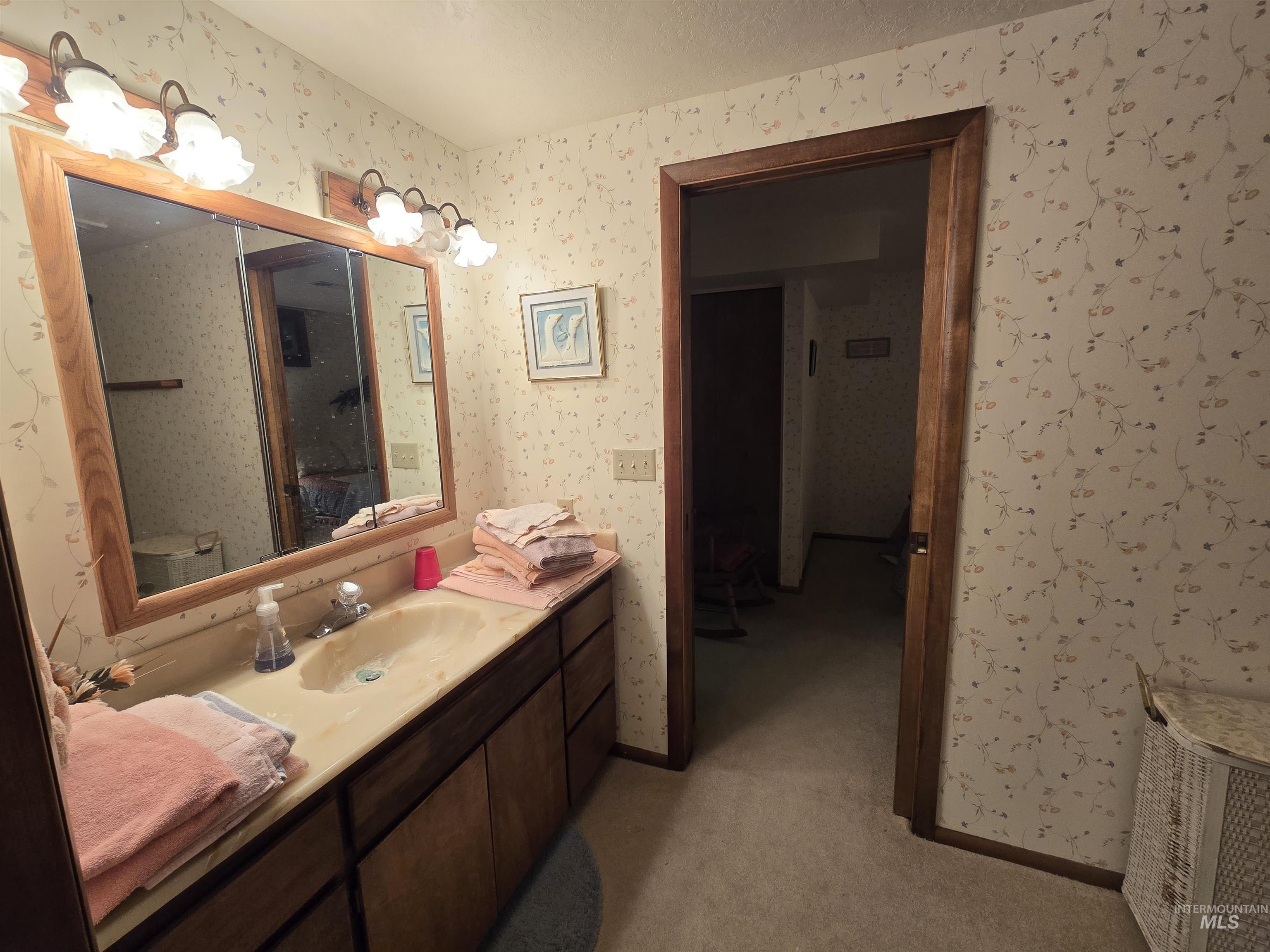 280 Meadows Lane, Twin Falls, Idaho 83301, 3 Bedrooms, 3.5 Bathrooms, Residential For Sale, Price $399,900,MLS 99000890