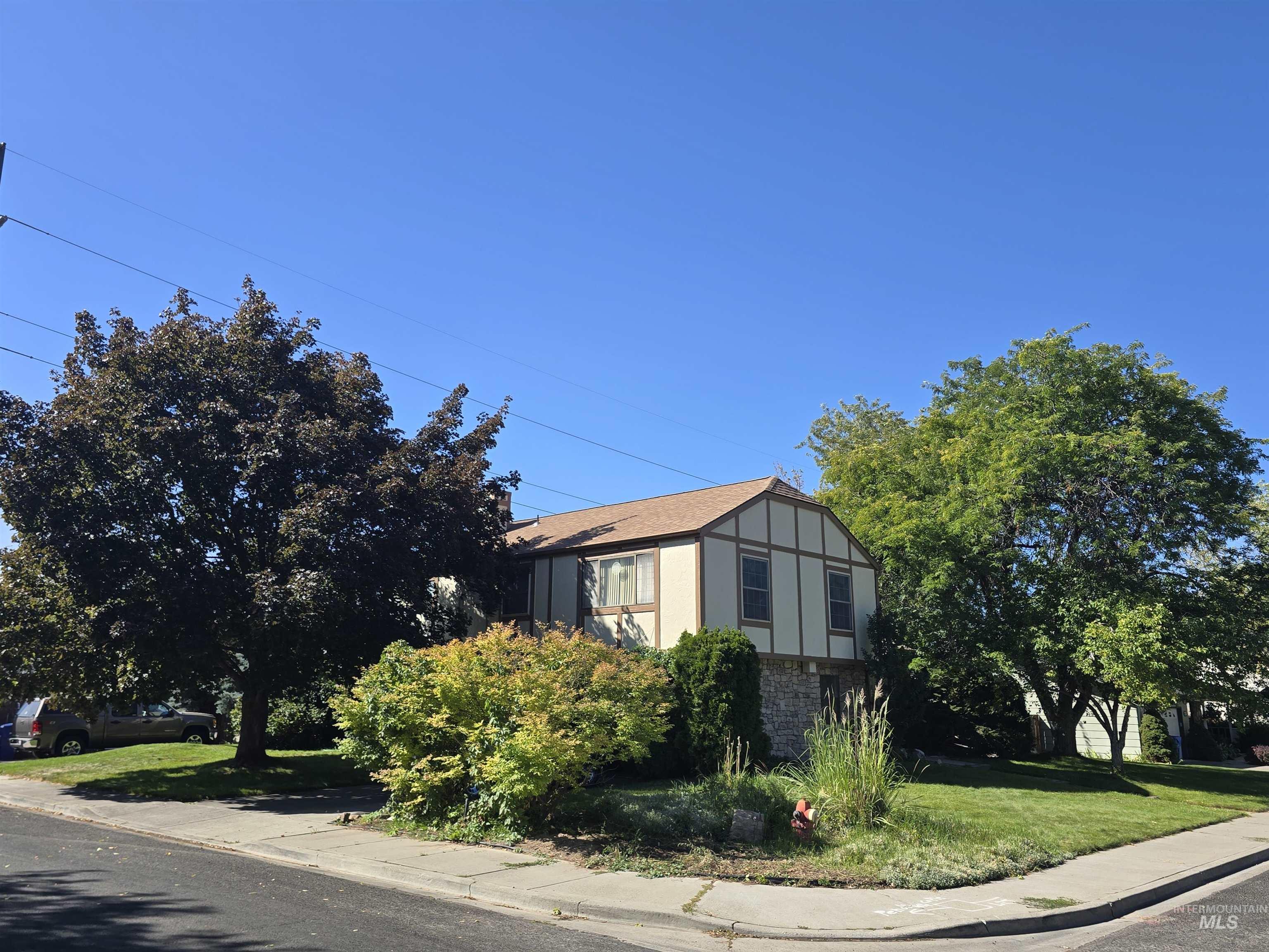 280 Meadows Lane, Twin Falls, Idaho 83301, 3 Bedrooms, 3.5 Bathrooms, Residential For Sale, Price $399,900,MLS 99000890
