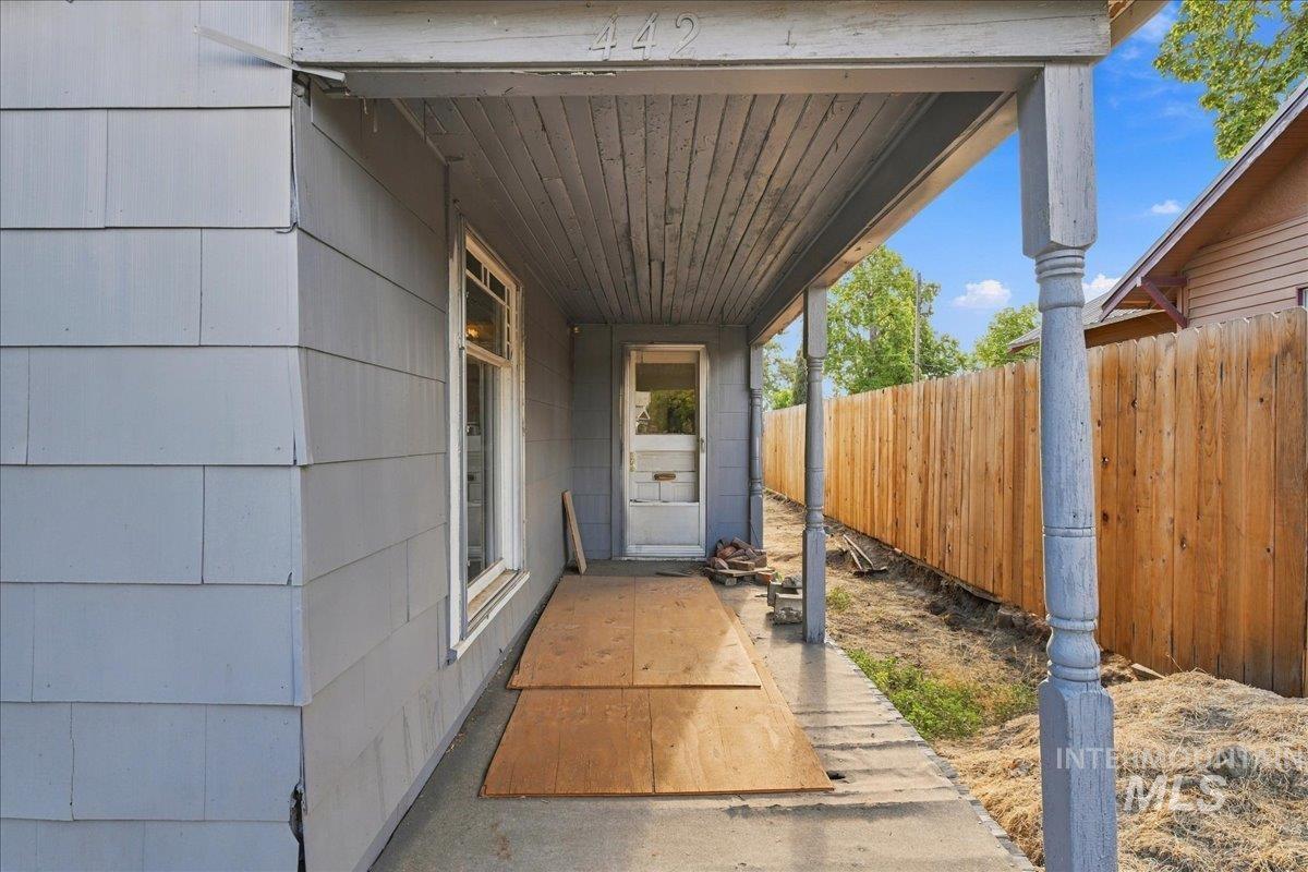 442 N 6th St, Payette, Idaho 83661, 4 Bedrooms, 1 Bathroom, Residential For Sale, Price $210,000, 99000894