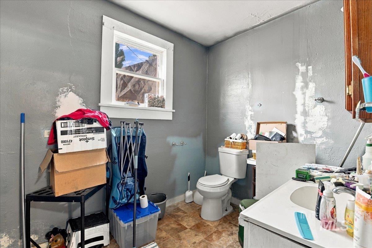 442 N 6th St, Payette, Idaho 83661, 4 Bedrooms, 1 Bathroom, Residential For Sale, Price $210,000, 99000894