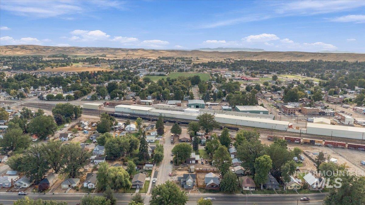 442 N 6th St, Payette, Idaho 83661, 4 Bedrooms, 1 Bathroom, Residential For Sale, Price $210,000, 99000894