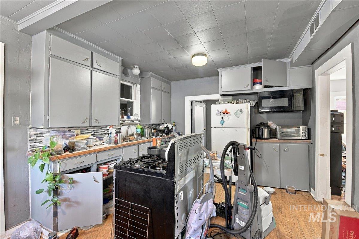 442 N 6th St, Payette, Idaho 83661, 4 Bedrooms, 1 Bathroom, Residential For Sale, Price $210,000, 99000894