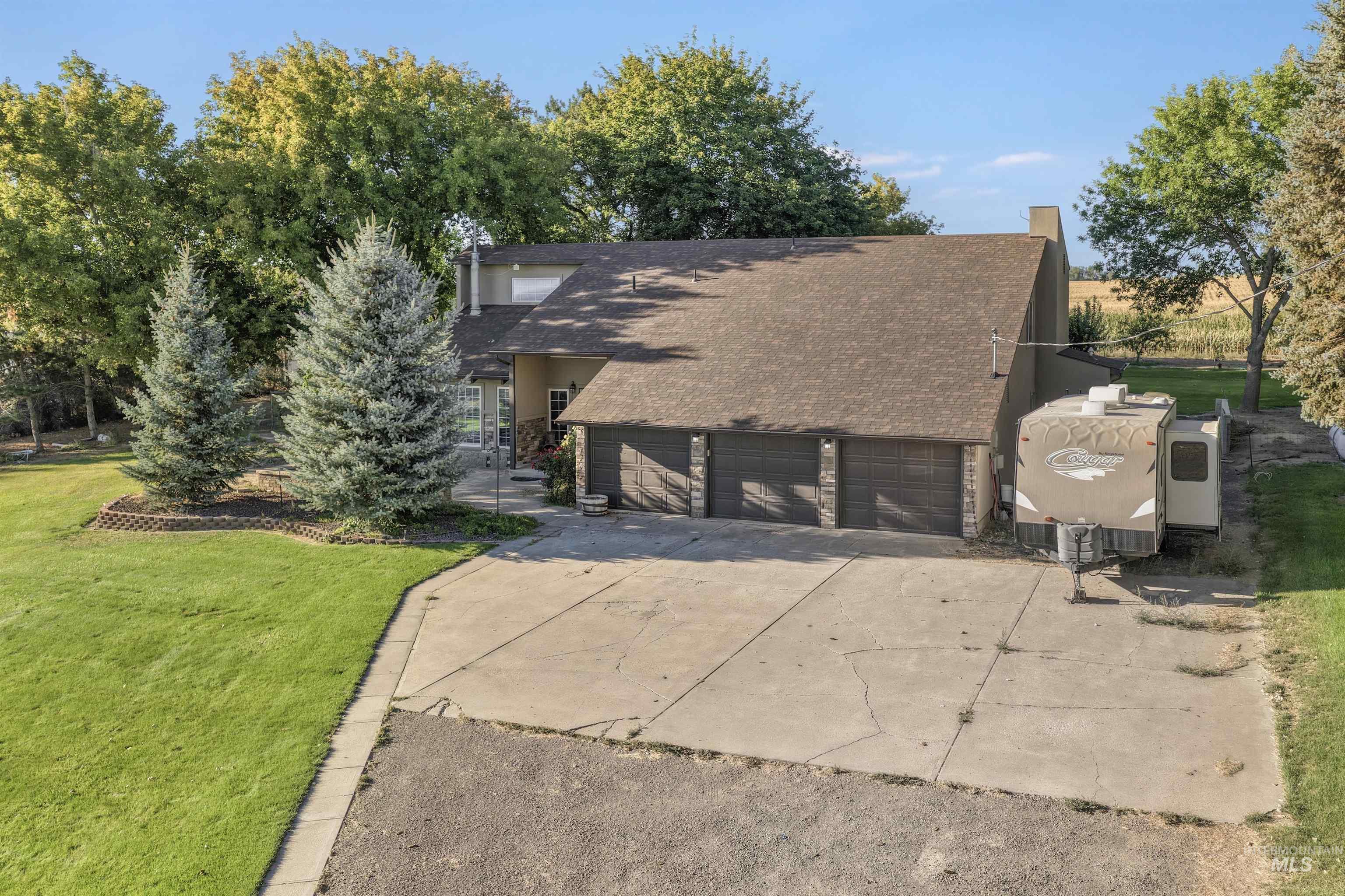 374 E 400 S, Jerome, Idaho 83338, 3 Bedrooms, 3 Bathrooms, Residential For Sale, Price $799,000,MLS 99000903
