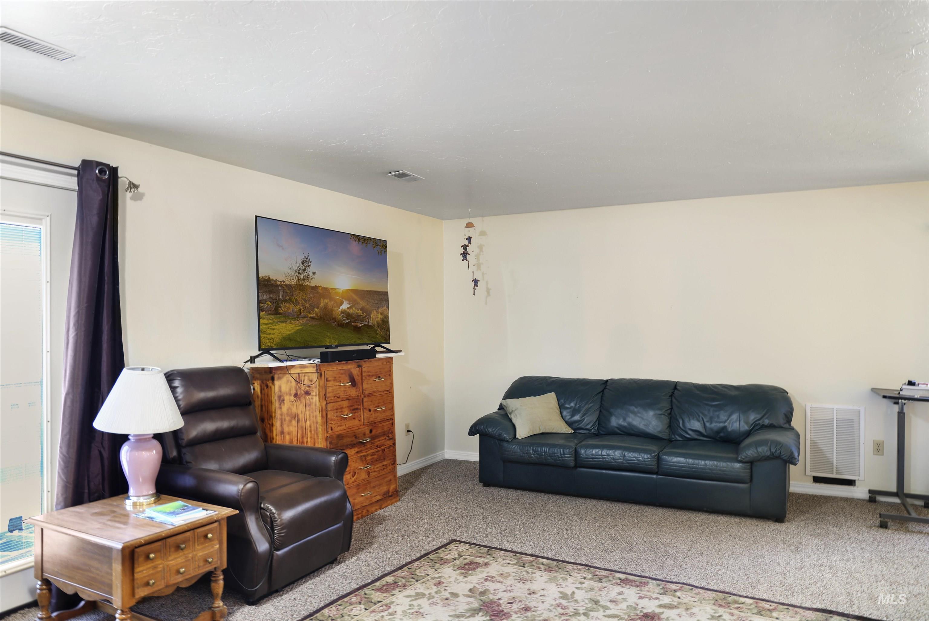 374 E 400 S, Jerome, Idaho 83338, 3 Bedrooms, 3 Bathrooms, Residential For Sale, Price $799,000,MLS 99000903
