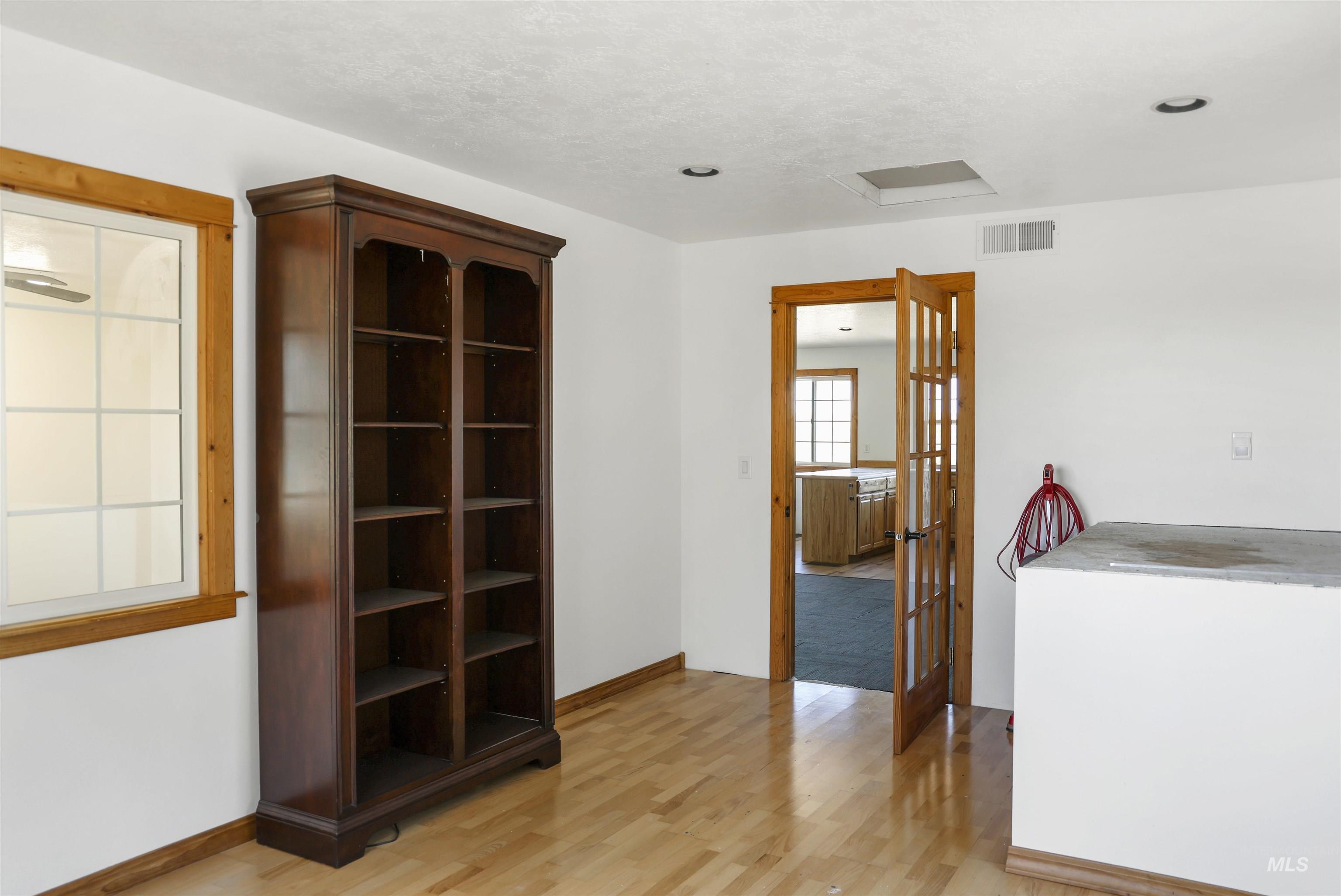 374 E 400 S, Jerome, Idaho 83338, 3 Bedrooms, 3 Bathrooms, Residential For Sale, Price $799,000,MLS 99000903