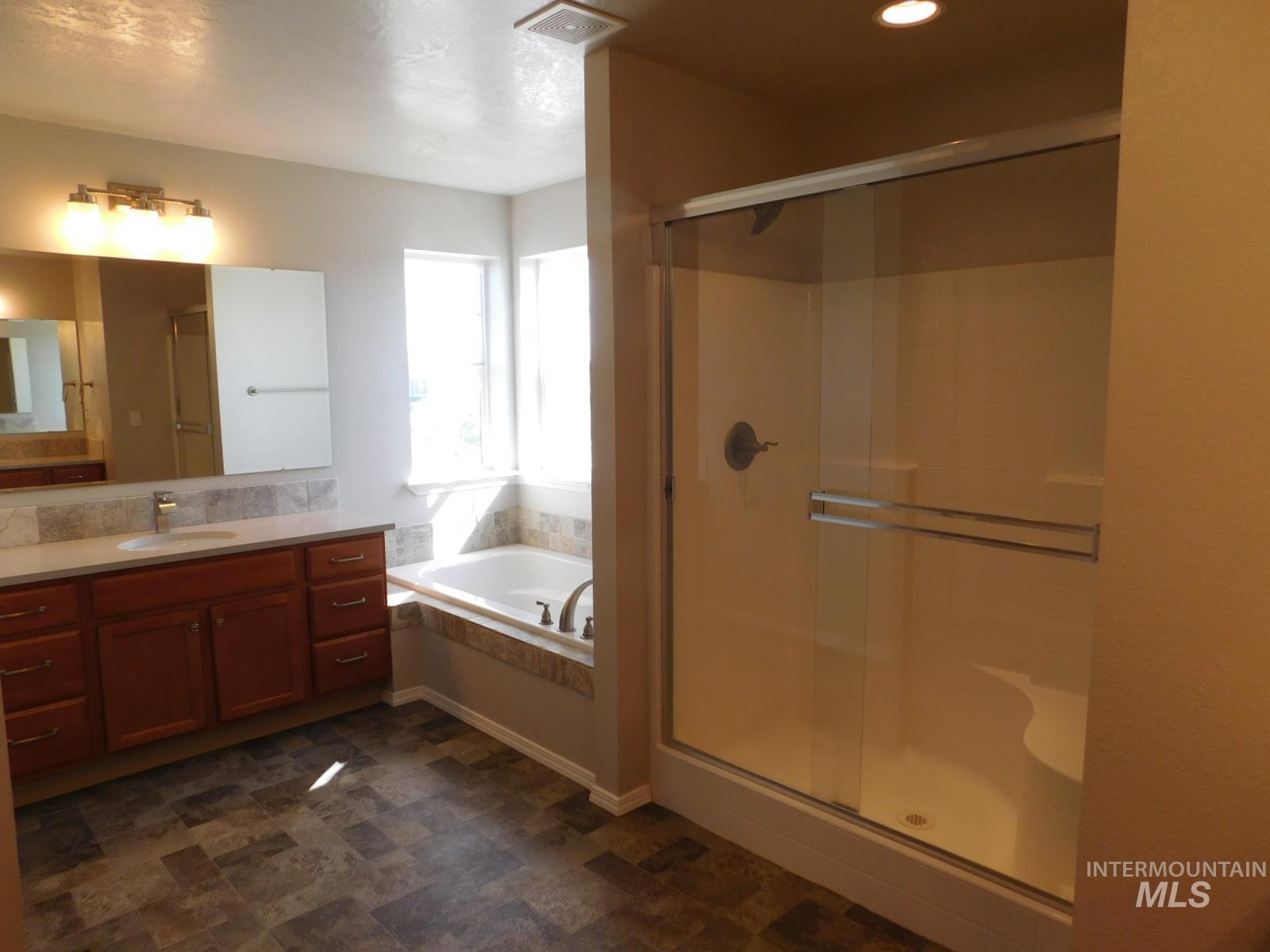 1089 E GRAND HAVEN ST, Nampa, Idaho 83686, 4 Bedrooms, 3.5 Bathrooms, Residential For Sale, Price $589,900,MLS 99000905