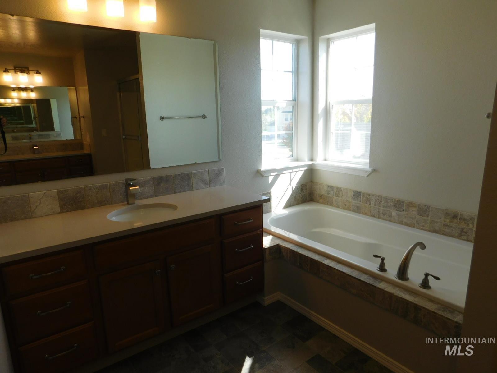 1089 E GRAND HAVEN ST, Nampa, Idaho 83686, 4 Bedrooms, 3.5 Bathrooms, Residential For Sale, Price $589,900,MLS 99000905