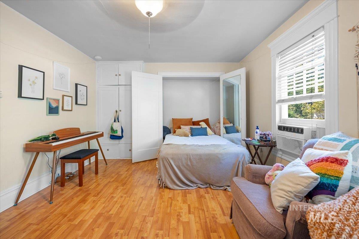 1607 W Resseguie, Boise, Idaho 83702, 1 Bedroom, 1 Bathroom, Residential Income For Sale, Price $790,000,MLS 99000907