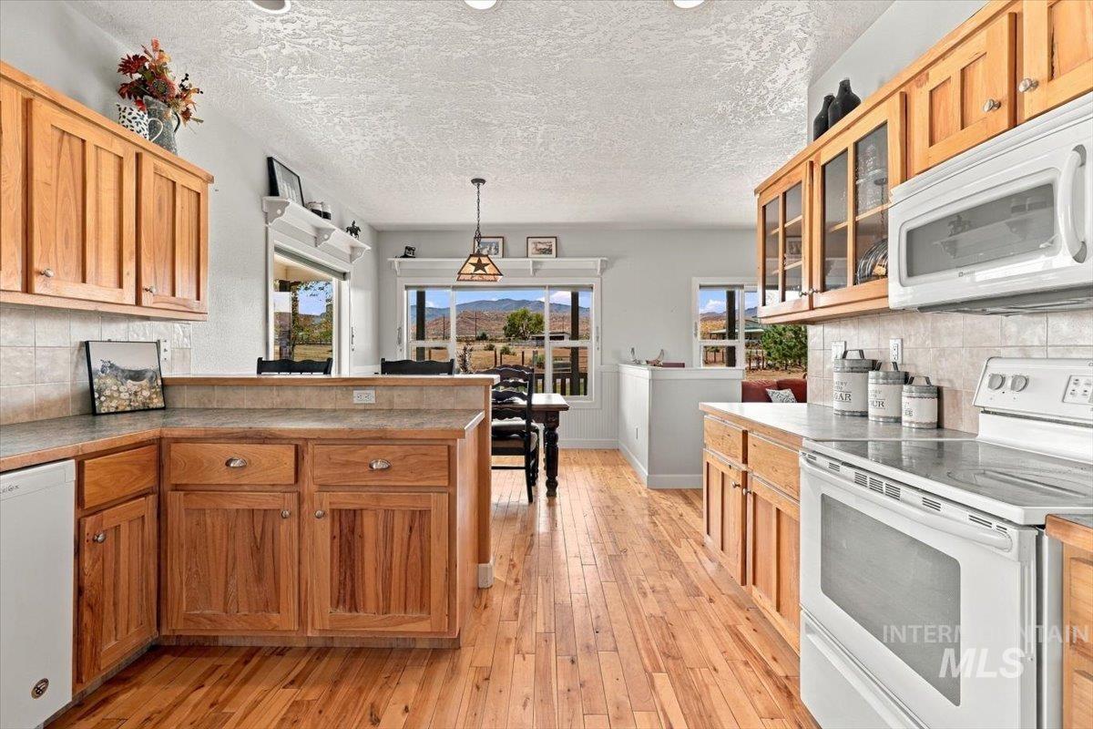 18026 Briar Creek Rd, Murphy, Idaho 83650, 3 Bedrooms, 2.5 Bathrooms, Residential For Sale, Price $985,000, 99000914
