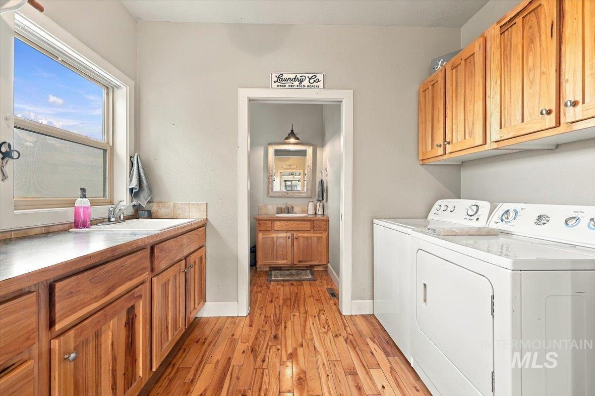 18026 Briar Creek Rd, Murphy, Idaho 83650, 3 Bedrooms, 2.5 Bathrooms, Residential For Sale, Price $985,000, 99000914
