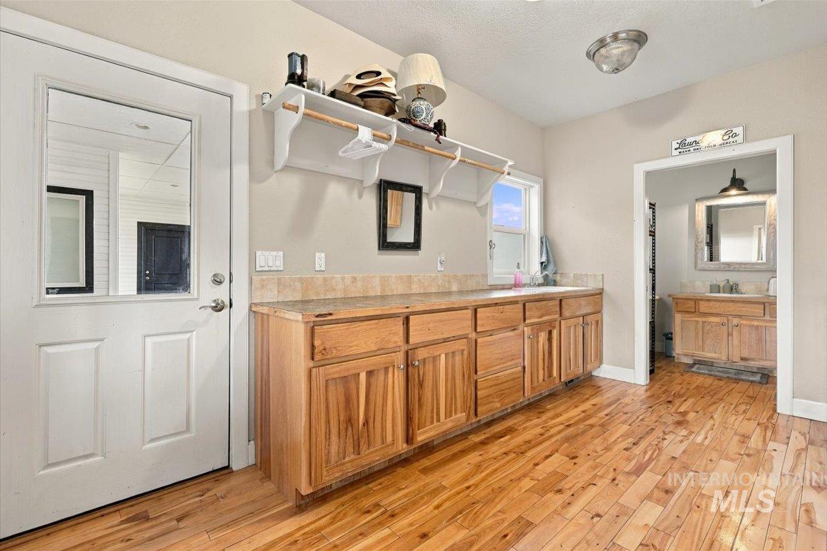 18026 Briar Creek Rd, Murphy, Idaho 83650, 3 Bedrooms, 2.5 Bathrooms, Residential For Sale, Price $985,000, 99000914