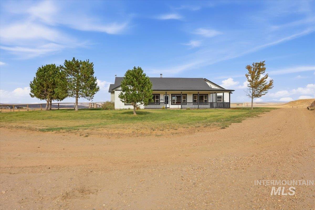 18026 Briar Creek Rd, Murphy, Idaho 83650, 3 Bedrooms, 2.5 Bathrooms, Residential For Sale, Price $985,000, 99000914