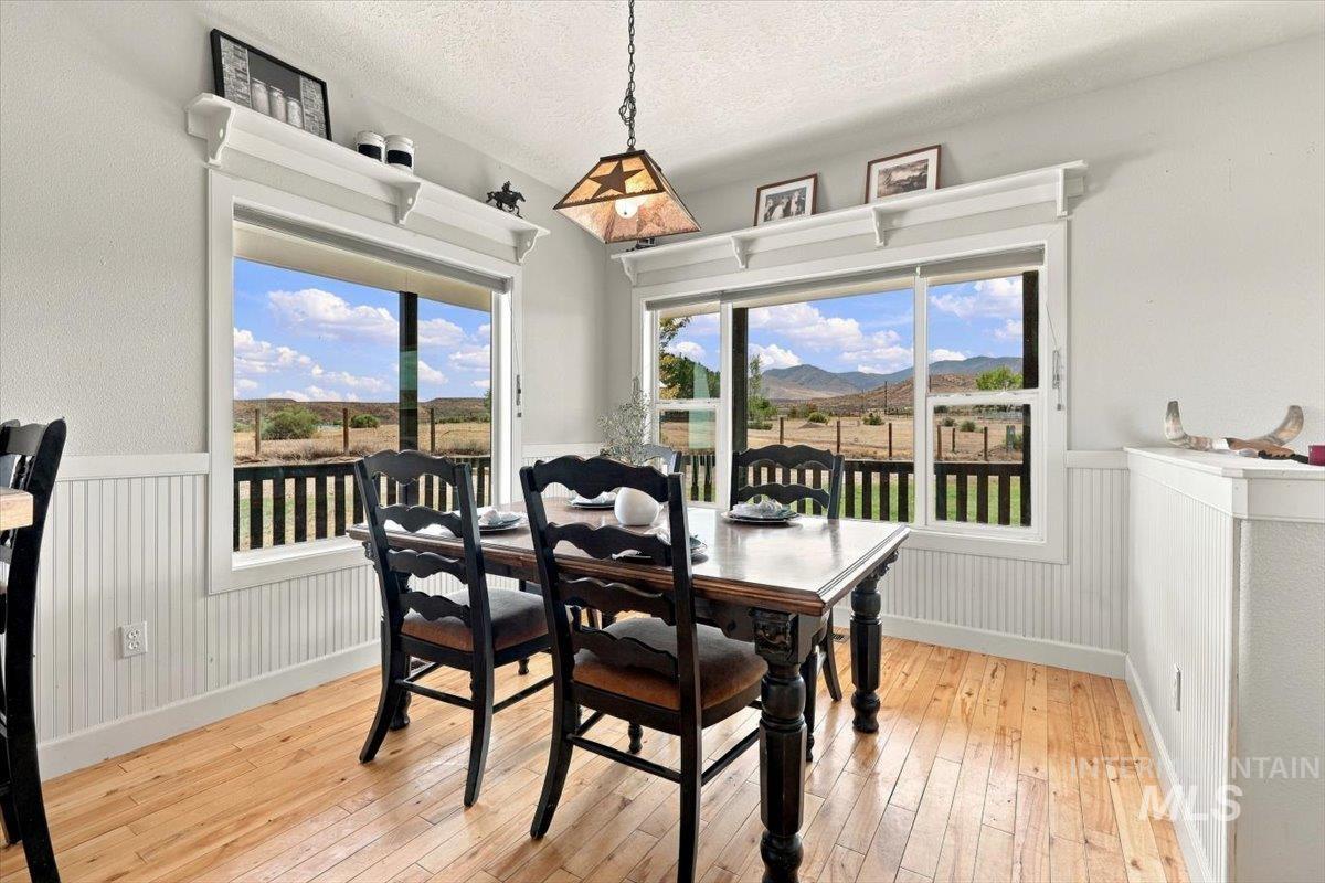18026 Briar Creek Rd, Murphy, Idaho 83650, 3 Bedrooms, 2.5 Bathrooms, Residential For Sale, Price $985,000, 99000914