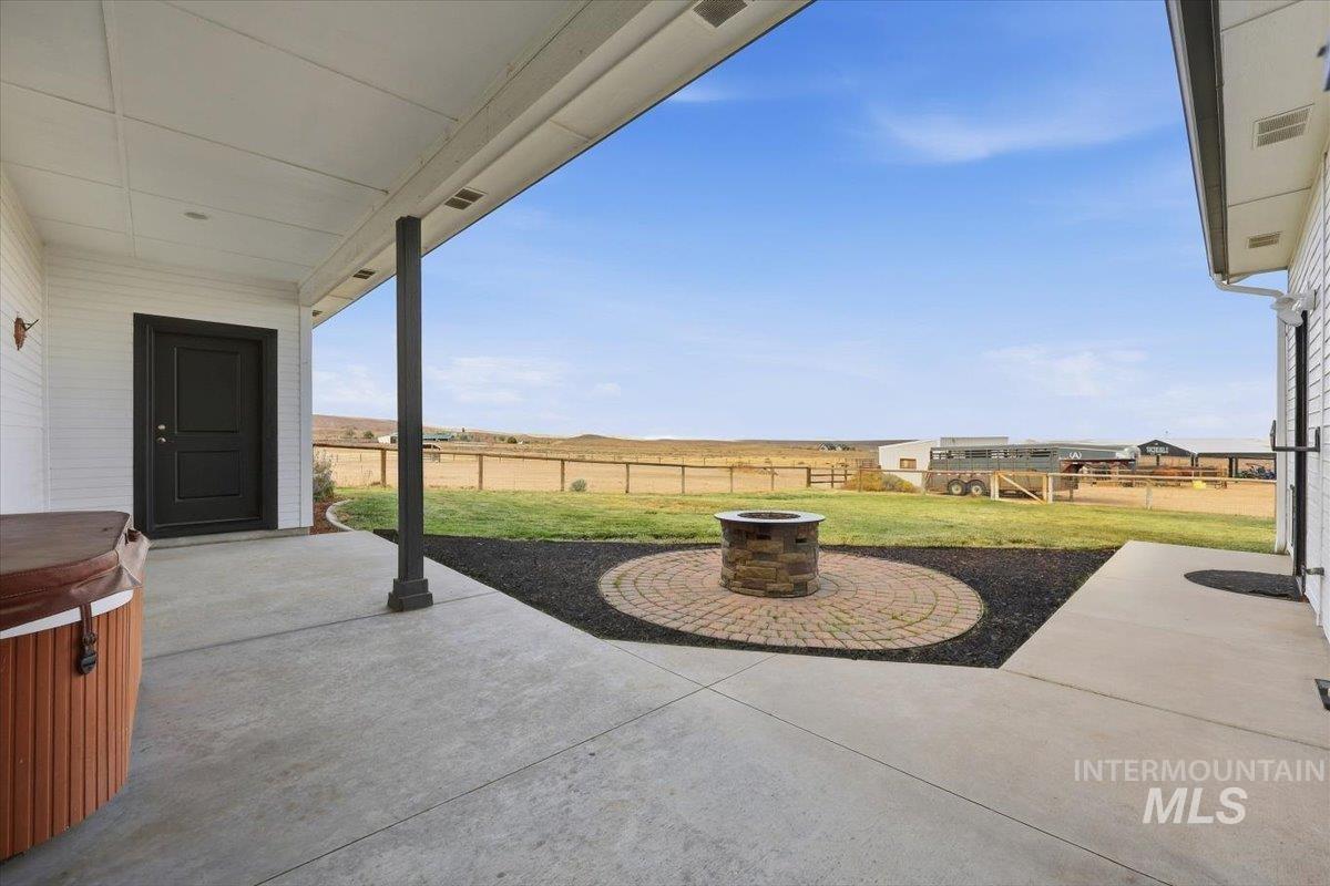 18026 Briar Creek Rd, Murphy, Idaho 83650, 3 Bedrooms, 2.5 Bathrooms, Residential For Sale, Price $985,000, 99000914