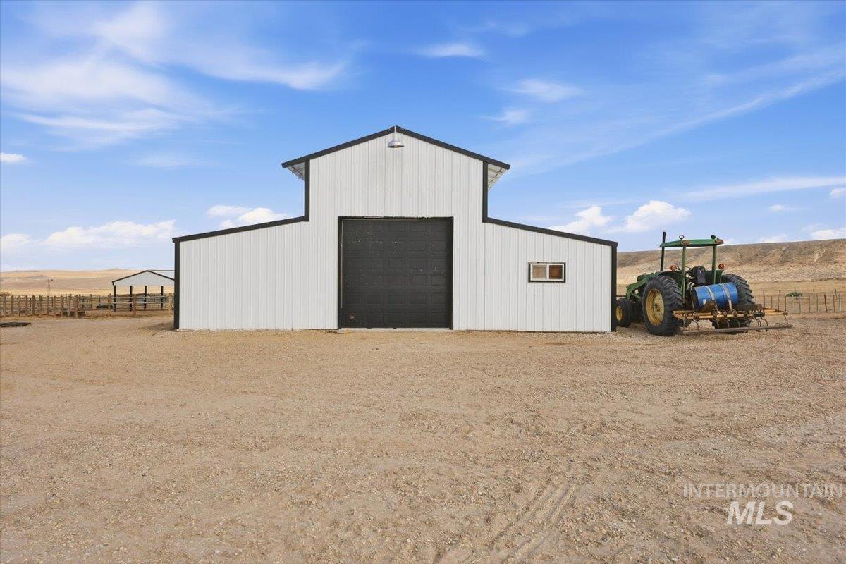 18026 Briar Creek Rd, Murphy, Idaho 83650, 3 Bedrooms, 2.5 Bathrooms, Residential For Sale, Price $985,000, 99000914