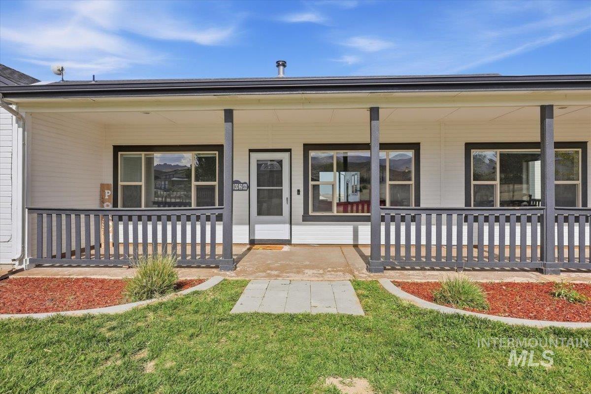 18026 Briar Creek Rd, Murphy, Idaho 83650, 3 Bedrooms, 2.5 Bathrooms, Residential For Sale, Price $985,000, 99000914