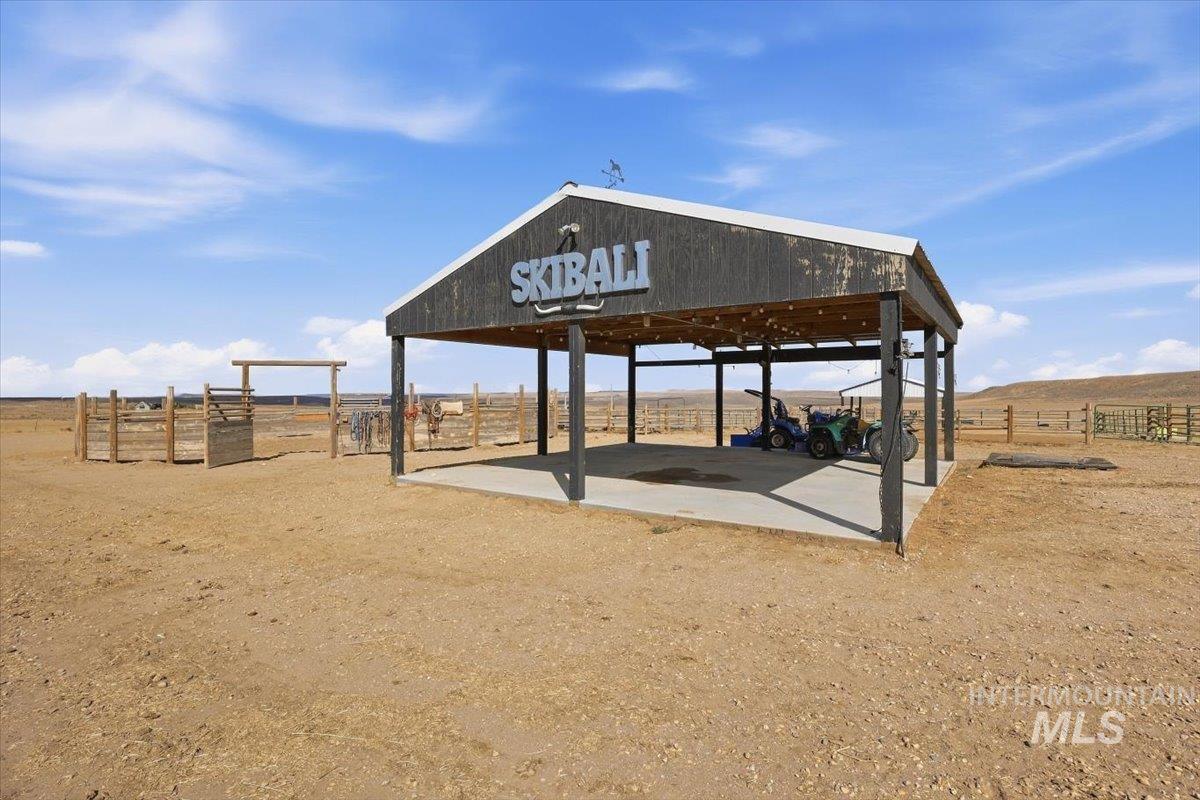 18026 Briar Creek Rd, Murphy, Idaho 83650, 3 Bedrooms, 2.5 Bathrooms, Residential For Sale, Price $985,000, 99000914