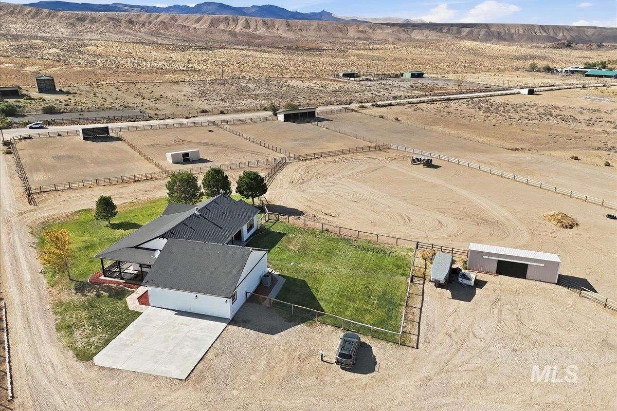 18026 Briar Creek Rd, Murphy, Idaho 83650, 3 Bedrooms, 2.5 Bathrooms, Residential For Sale, Price $985,000, 99000914