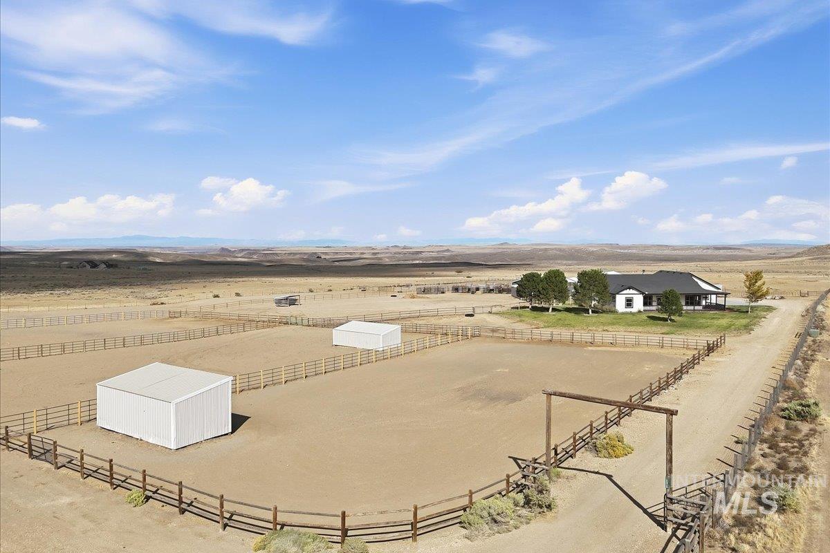 18026 Briar Creek Rd, Murphy, Idaho 83650, 3 Bedrooms, 2.5 Bathrooms, Residential For Sale, Price $985,000, 99000914