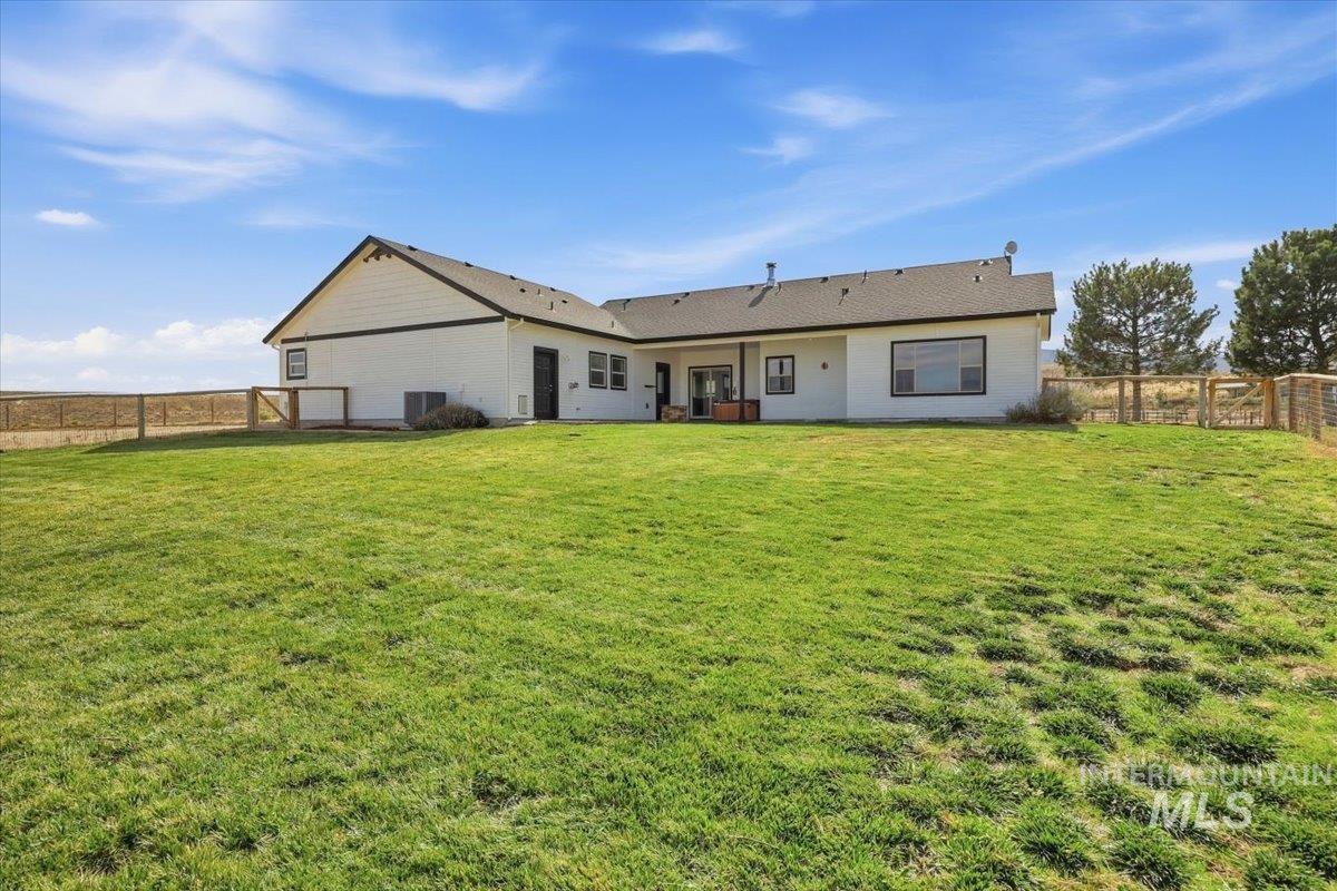 18026 Briar Creek Rd, Murphy, Idaho 83650, 3 Bedrooms, 2.5 Bathrooms, Residential For Sale, Price $985,000, 99000914