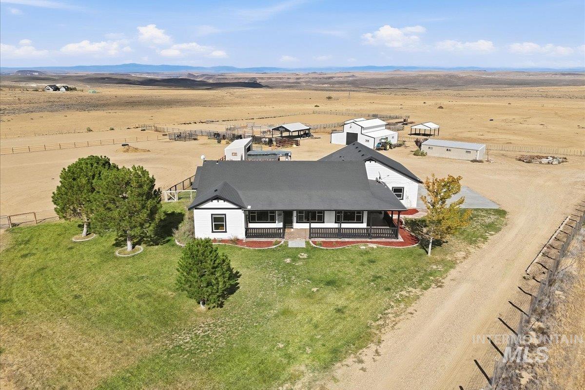 18026 Briar Creek Rd, Murphy, Idaho 83650, 3 Bedrooms, 2.5 Bathrooms, Residential For Sale, Price $985,000, 99000914