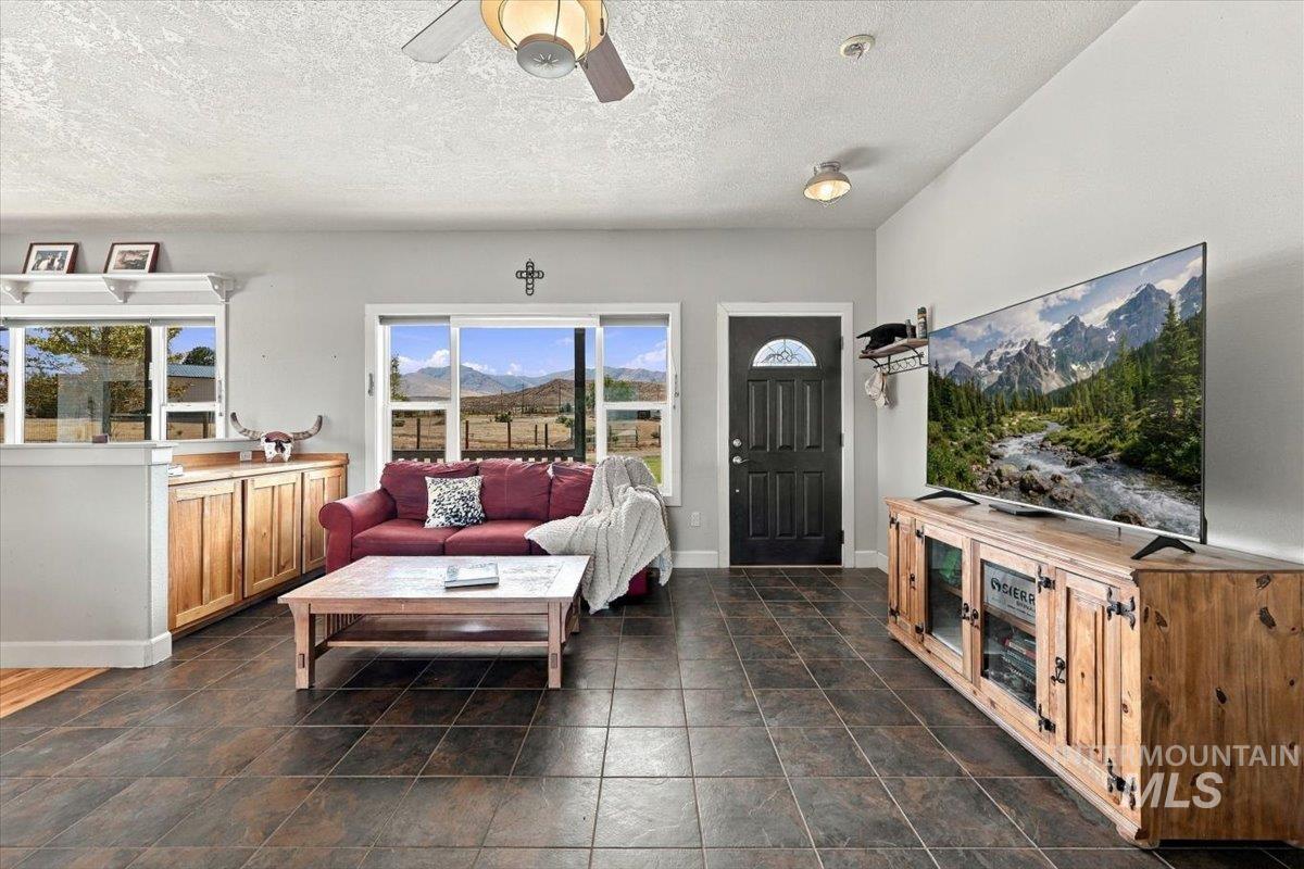 18026 Briar Creek Rd, Murphy, Idaho 83650, 3 Bedrooms, 2.5 Bathrooms, Residential For Sale, Price $985,000, 99000914