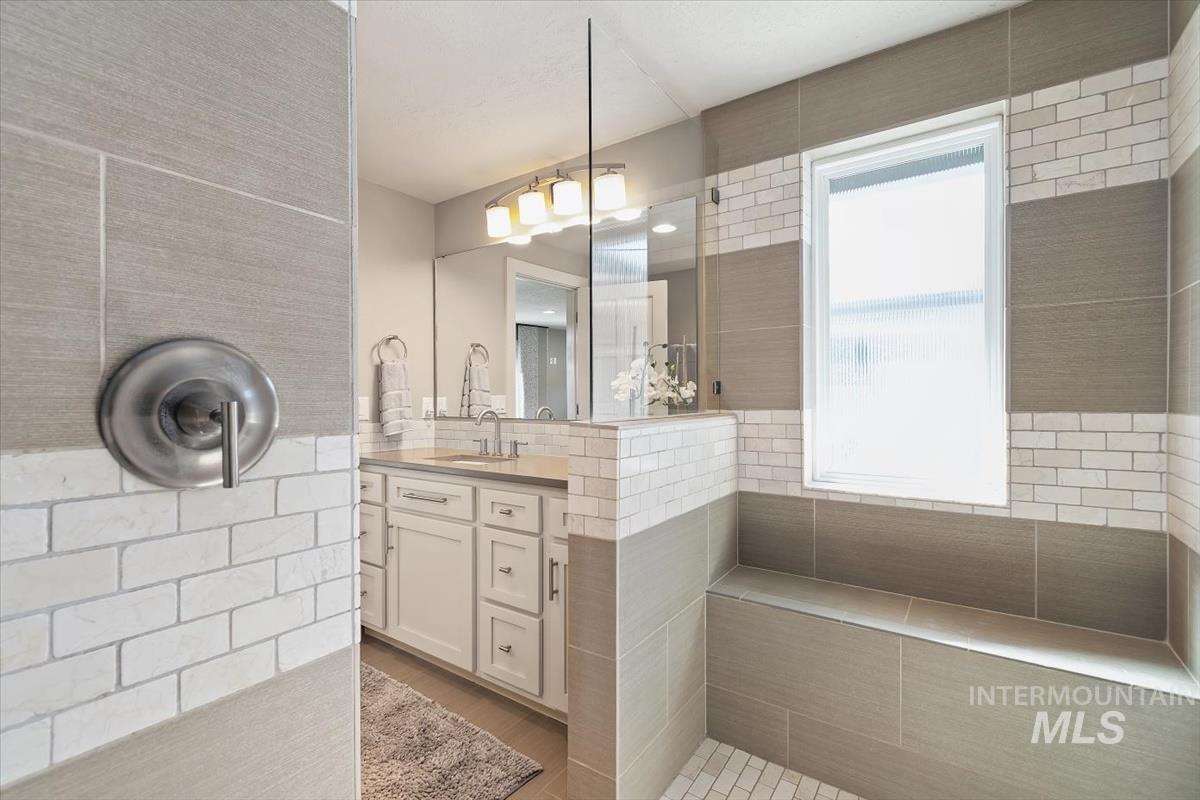 709 E Braemere, Boise, Idaho 83702, 4 Bedrooms, 4.5 Bathrooms, Residential For Sale, Price $1,495,000,MLS 99000927