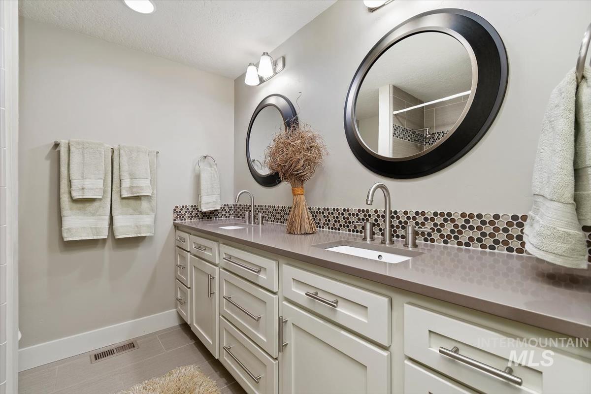 709 E Braemere, Boise, Idaho 83702, 4 Bedrooms, 4.5 Bathrooms, Residential For Sale, Price $1,495,000,MLS 99000927