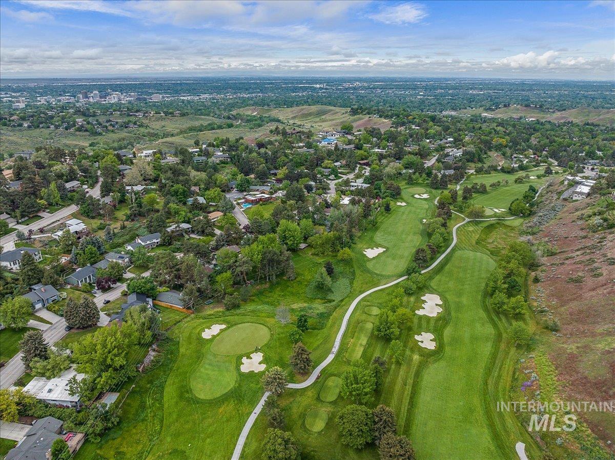 709 E Braemere, Boise, Idaho 83702, 4 Bedrooms, 4.5 Bathrooms, Residential For Sale, Price $1,495,000,MLS 99000927