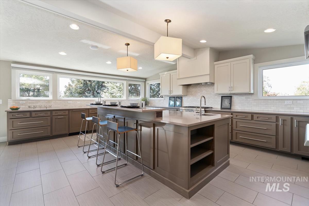 709 E Braemere, Boise, Idaho 83702, 4 Bedrooms, 4.5 Bathrooms, Residential For Sale, Price $1,495,000,MLS 99000927