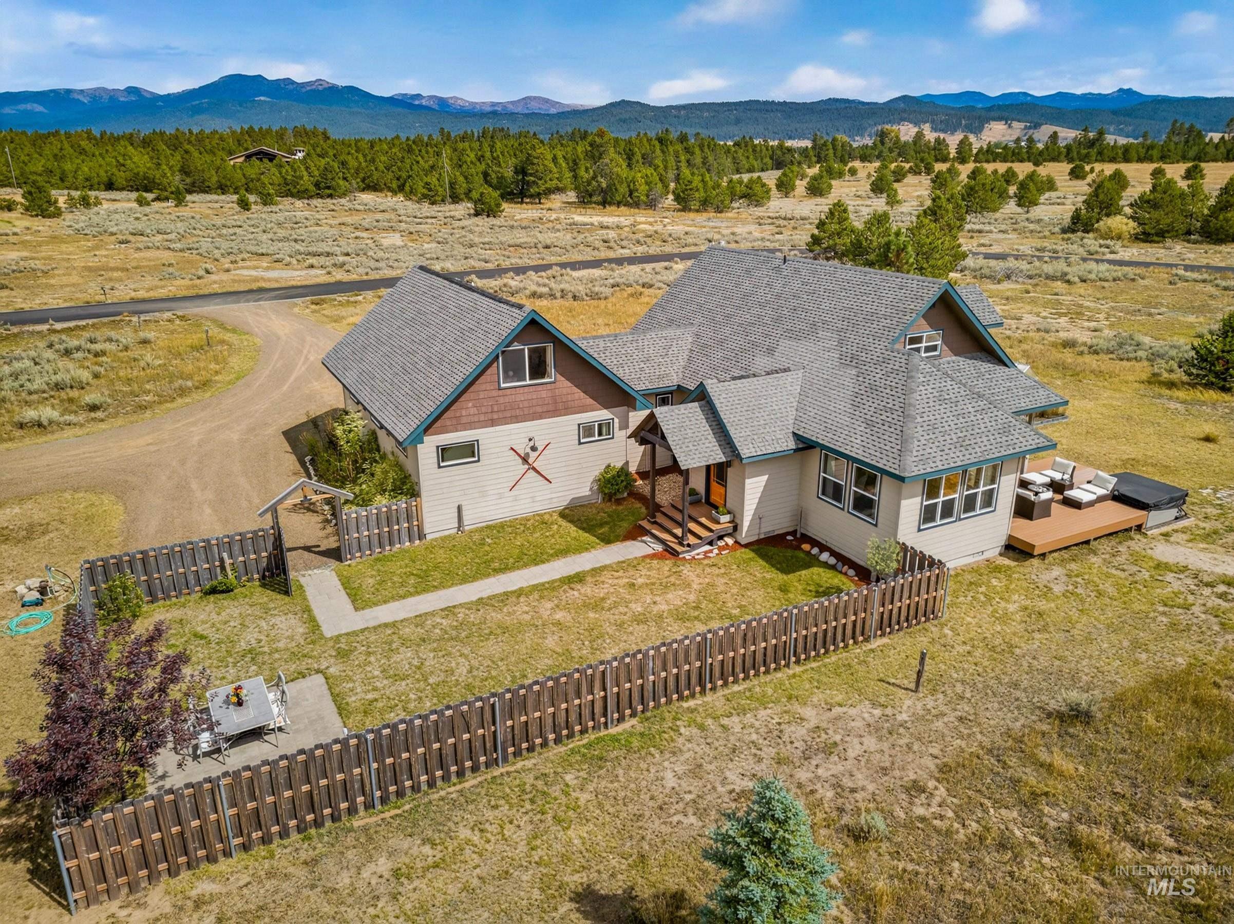 59 Salmon Loop, Donnelly, Idaho 83615, 4 Bedrooms, 3 Bathrooms, Residential For Sale, Price $999,500, 99000930