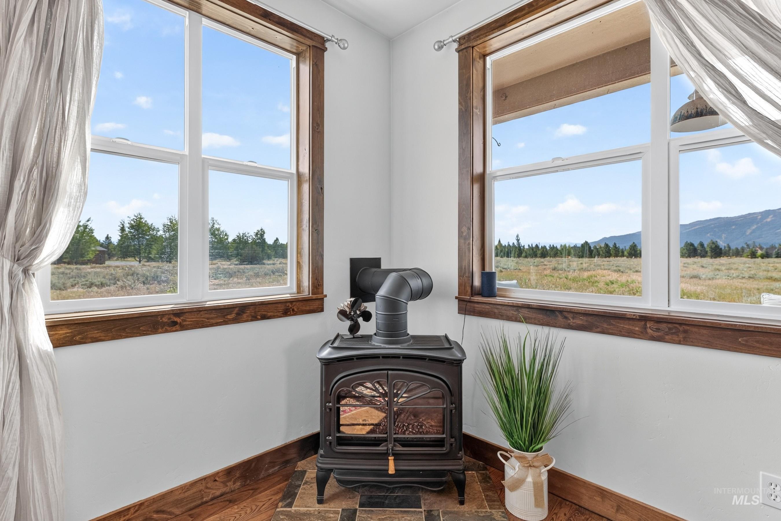 59 Salmon Loop, Donnelly, Idaho 83615, 4 Bedrooms, 3 Bathrooms, Residential For Sale, Price $999,500, 99000930