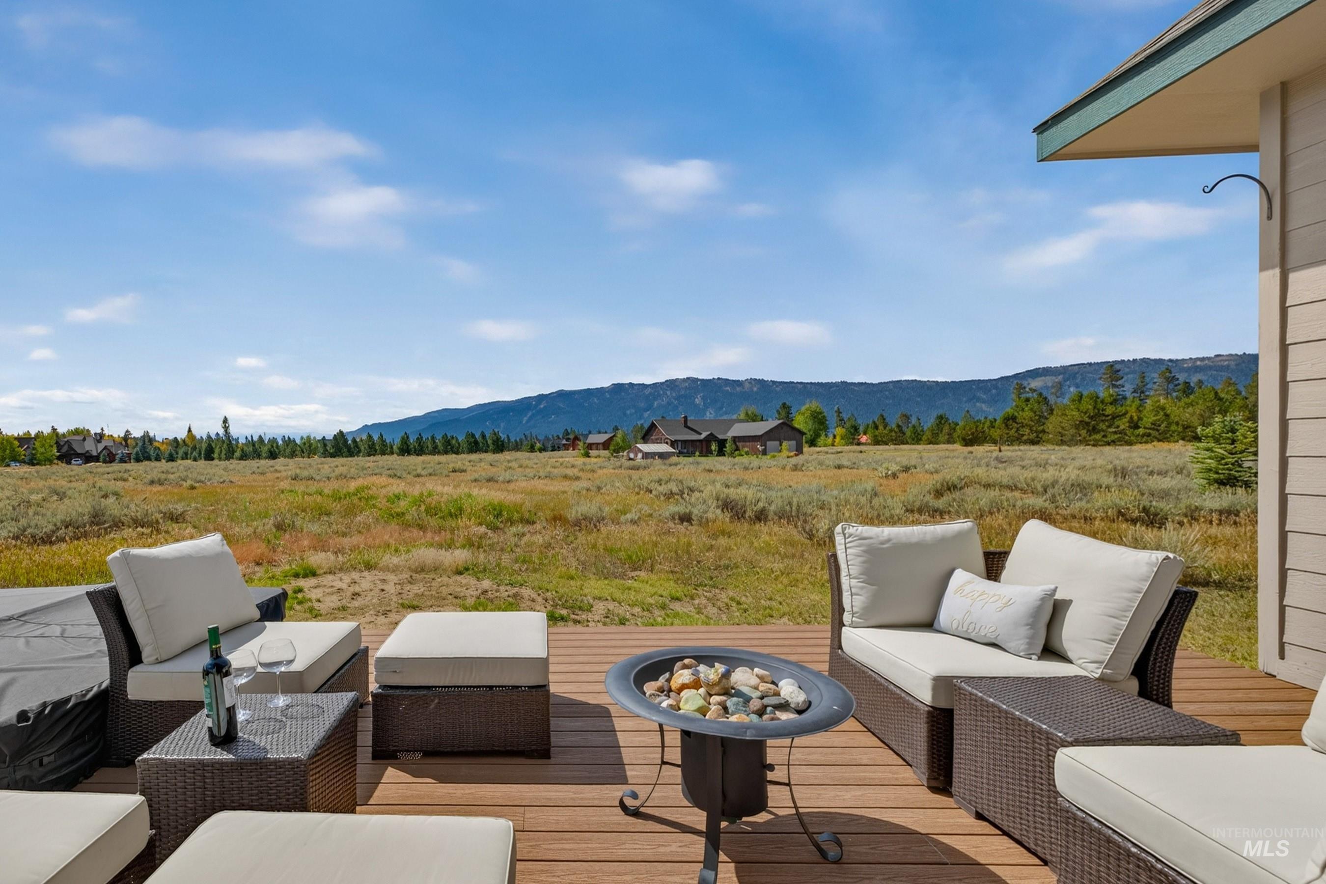 59 Salmon Loop, Donnelly, Idaho 83615, 4 Bedrooms, 3 Bathrooms, Residential For Sale, Price $999,500, 99000930