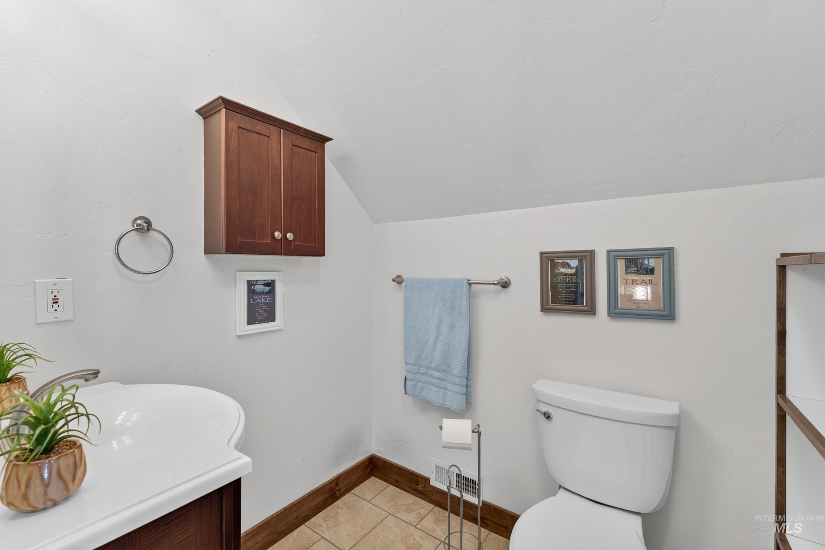 59 Salmon Loop, Donnelly, Idaho 83615, 4 Bedrooms, 3 Bathrooms, Residential For Sale, Price $999,500, 99000930