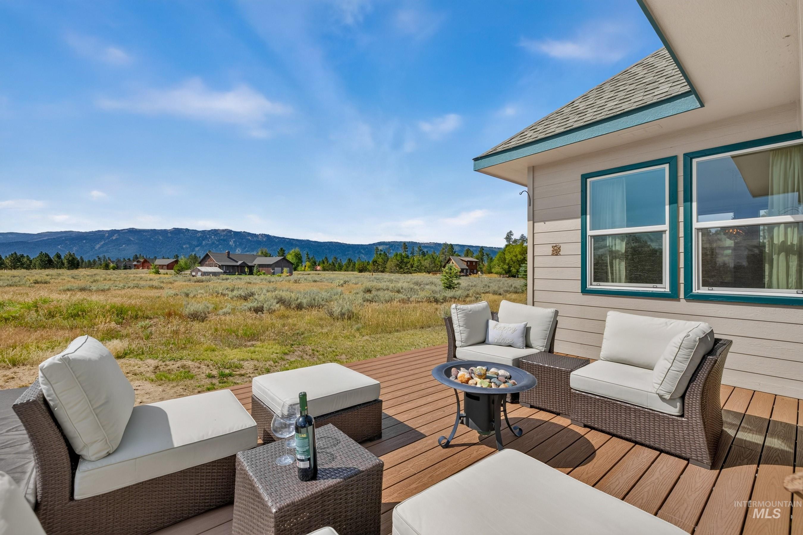 59 Salmon Loop, Donnelly, Idaho 83615, 4 Bedrooms, 3 Bathrooms, Residential For Sale, Price $999,500, 99000930