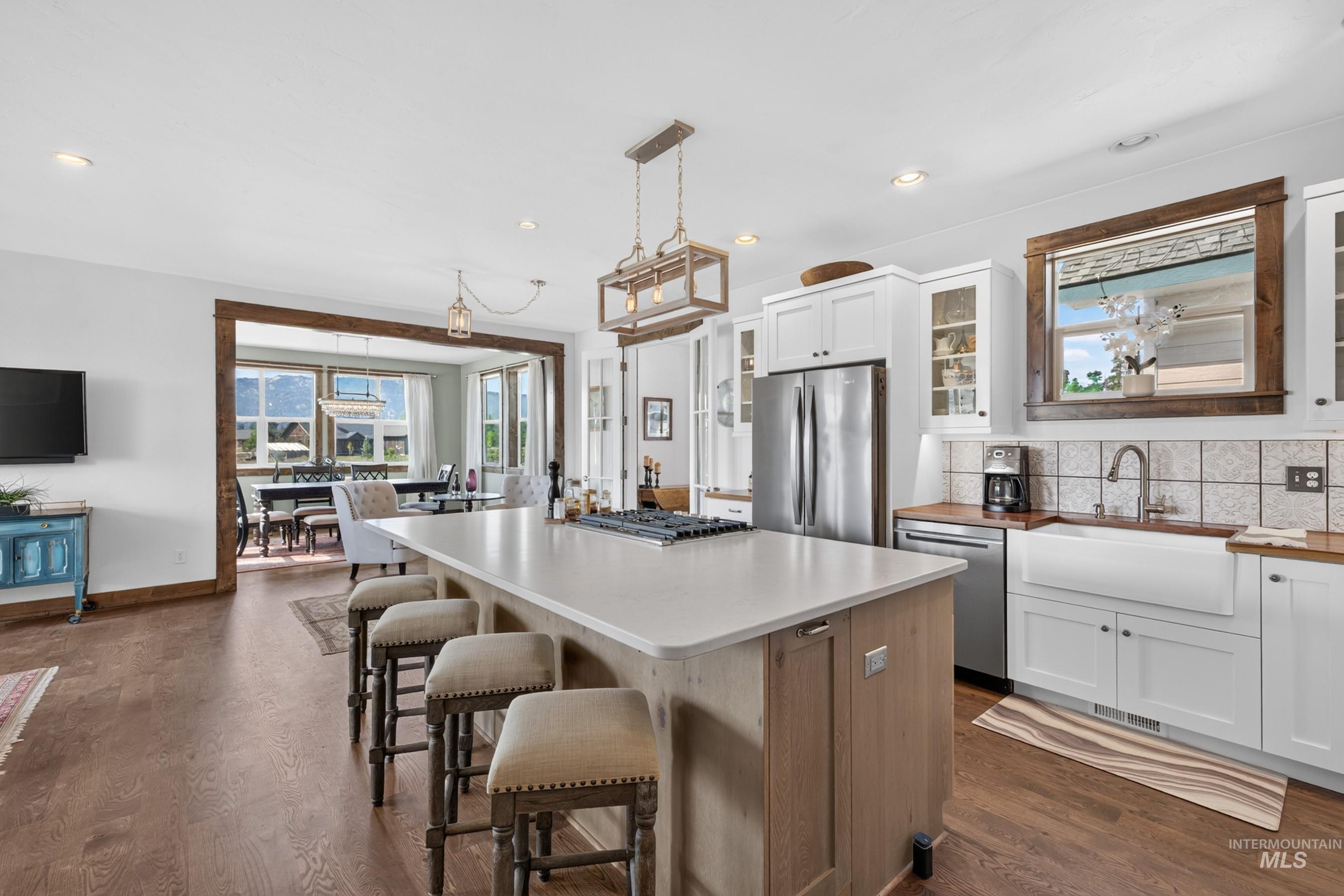 59 Salmon Loop, Donnelly, Idaho 83615, 4 Bedrooms, 3 Bathrooms, Residential For Sale, Price $999,500, 99000930