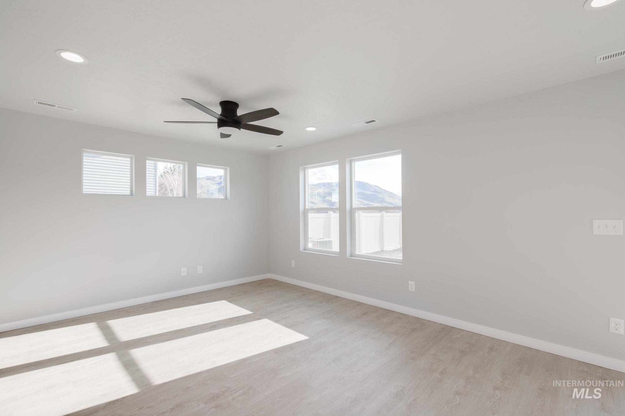 104 Bighorn St, Horseshoe Bend, Idaho 83629, 3 Bedrooms, 2.5 Bathrooms, Residential For Sale, Price $325,990,MLS 99000936