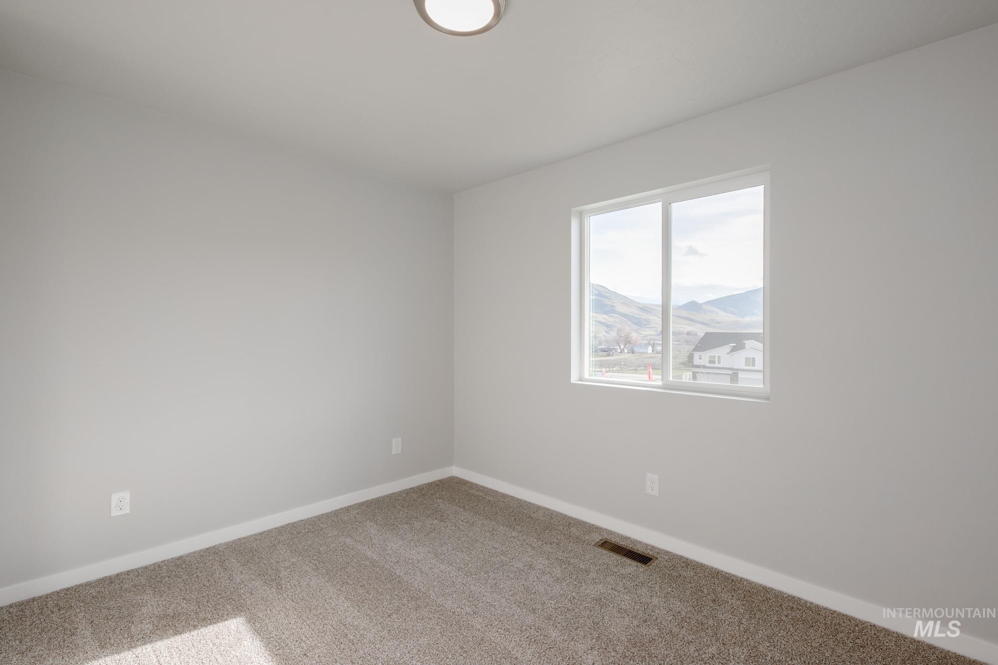 102 Bighorn St, Horseshoe Bend, Idaho 83629, 3 Bedrooms, 2.5 Bathrooms, Residential For Sale, Price $324,990,MLS 99000938