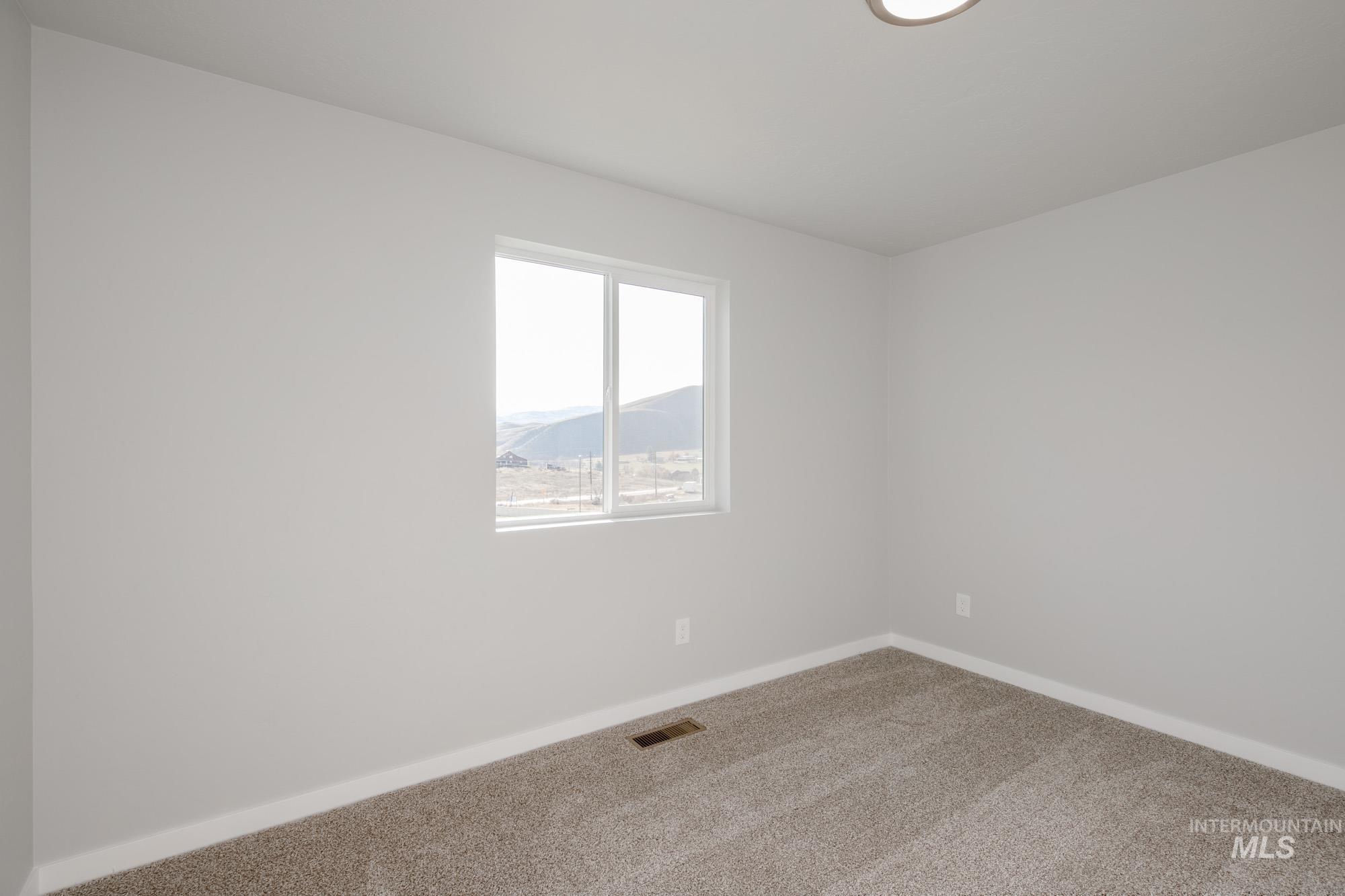 102 Bighorn St, Horseshoe Bend, Idaho 83629, 3 Bedrooms, 2.5 Bathrooms, Residential For Sale, Price $324,990,MLS 99000938