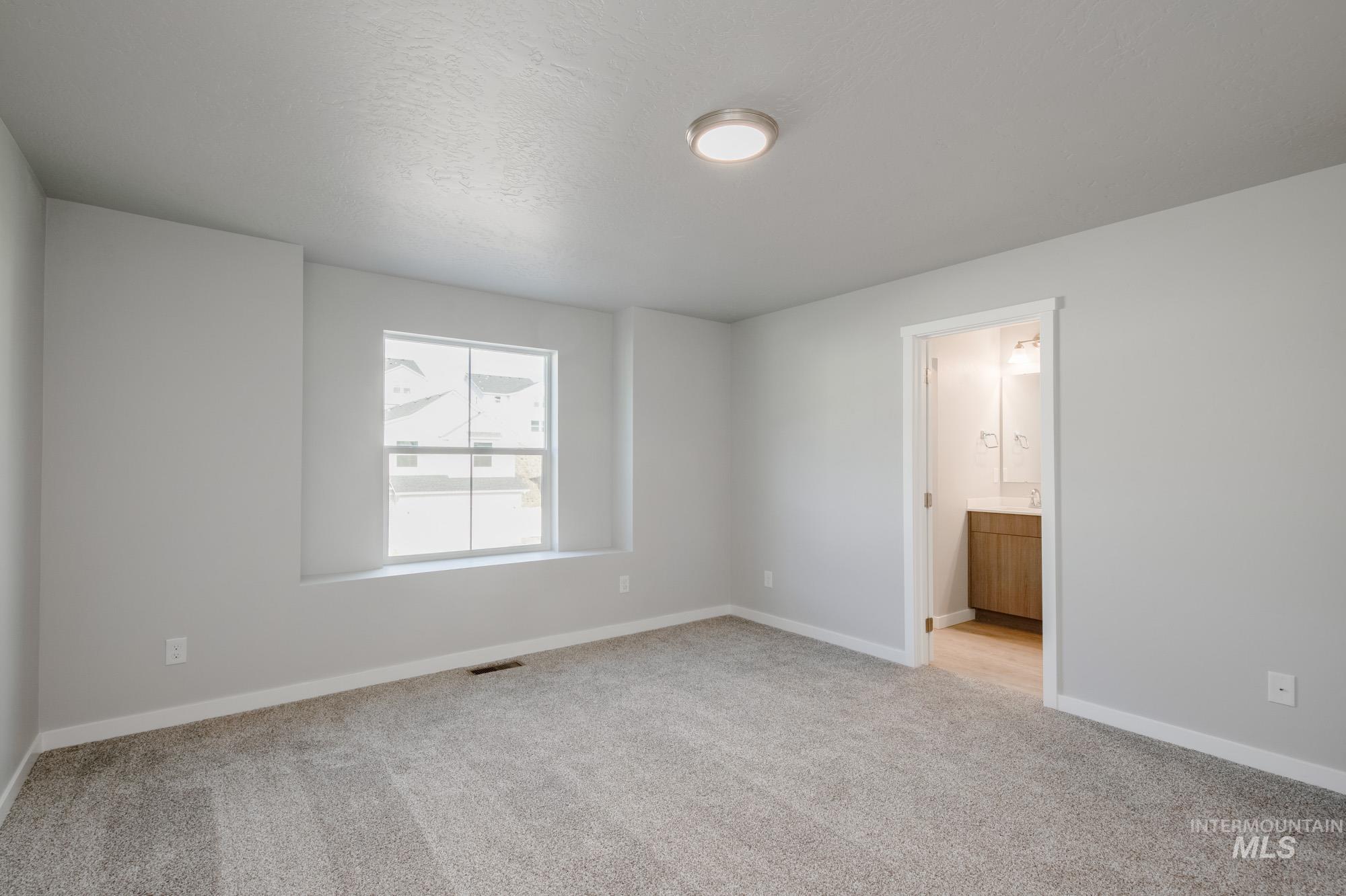 102 Bighorn St, Horseshoe Bend, Idaho 83629, 3 Bedrooms, 2.5 Bathrooms, Residential For Sale, Price $324,990,MLS 99000938