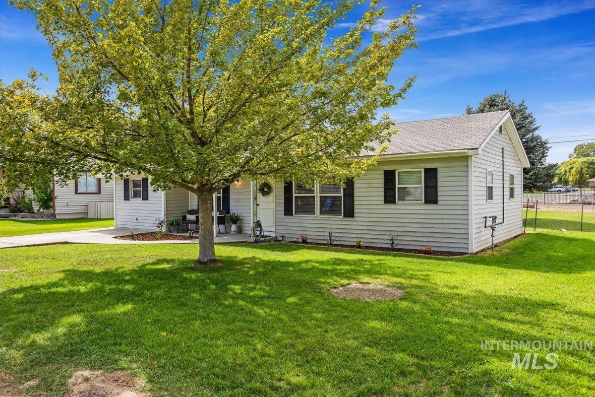 415 Adams Street, Twin Falls, Idaho 83301, 3 Bedrooms, 1 Bathroom, Residential For Sale, Price $309,900,MLS 99000944