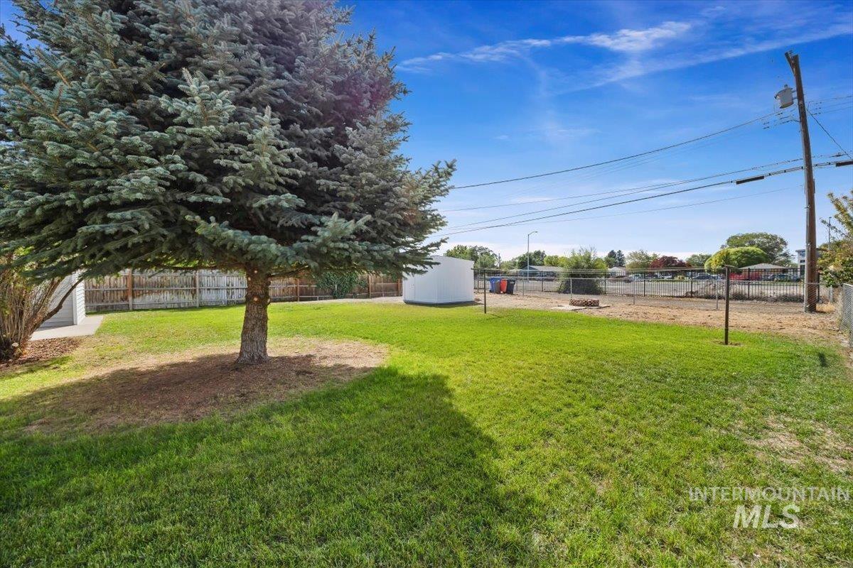 415 Adams Street, Twin Falls, Idaho 83301, 3 Bedrooms, 1 Bathroom, Residential For Sale, Price $309,900,MLS 99000944