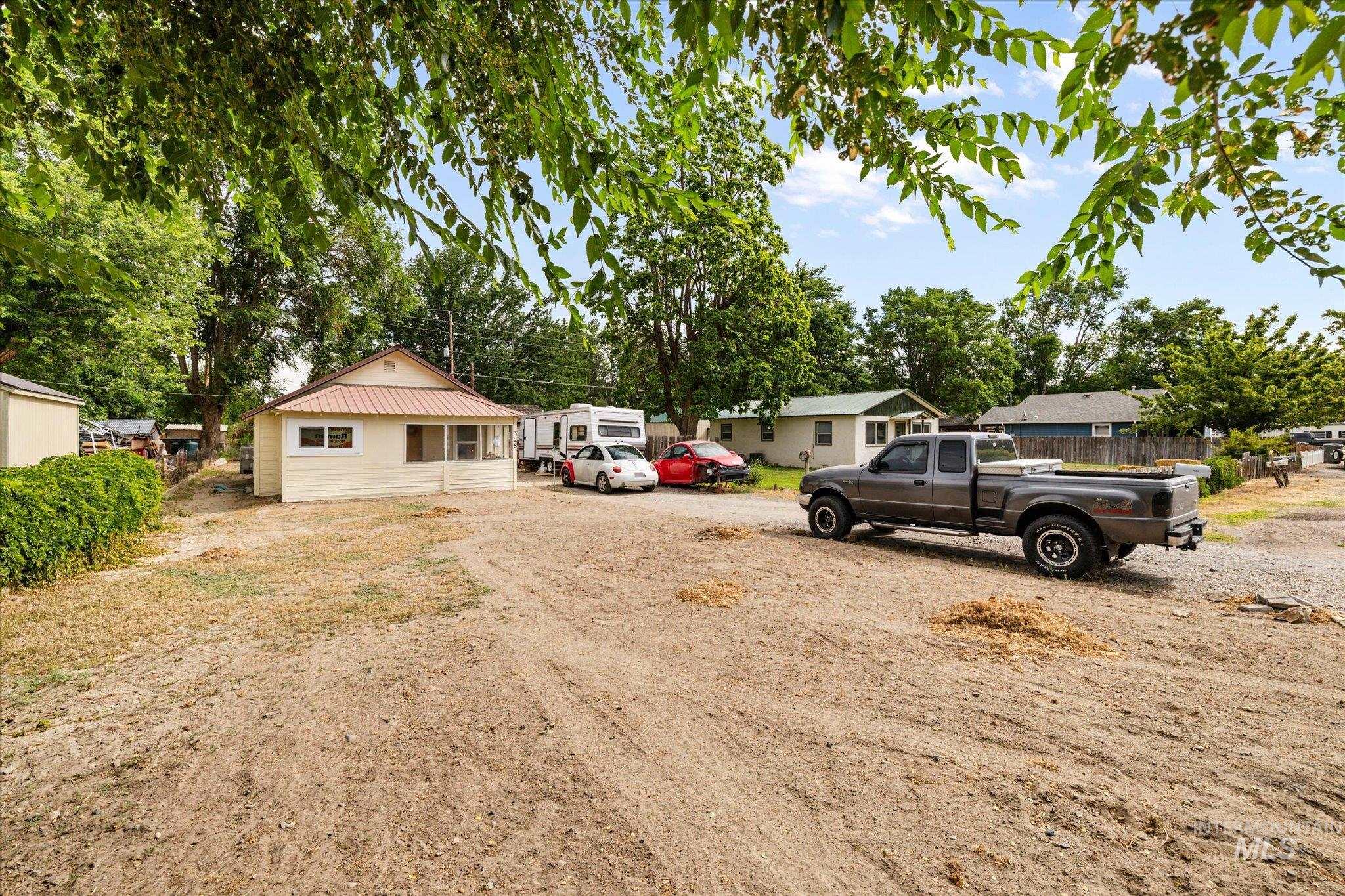 328 W Owyhee Ave, Homedale, Idaho 83628, 2 Bedrooms, 1 Bathroom, Residential For Sale, Price $179,900,MLS 99000947