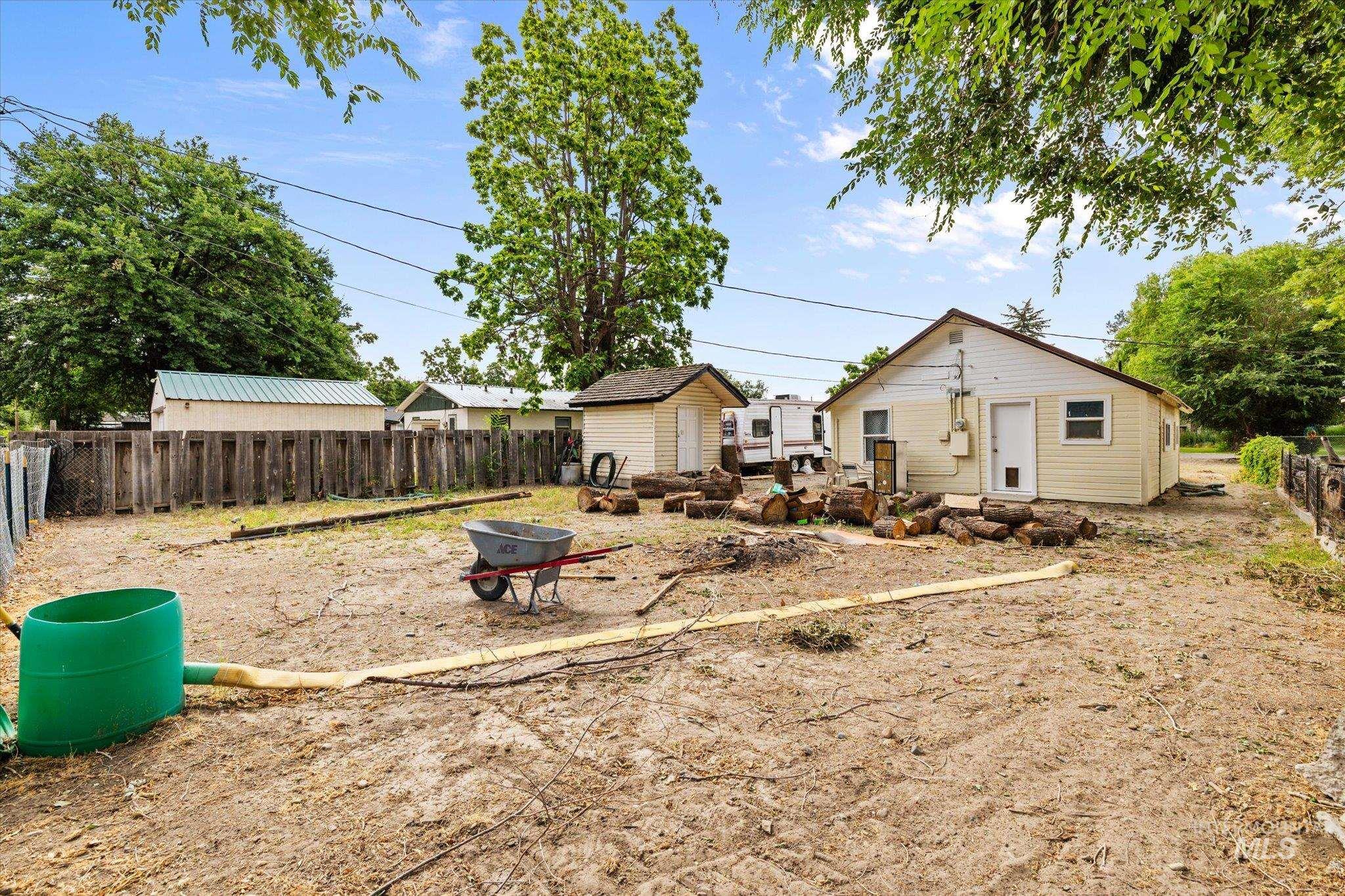 328 W Owyhee Ave, Homedale, Idaho 83628, 2 Bedrooms, 1 Bathroom, Residential For Sale, Price $179,900,MLS 99000947