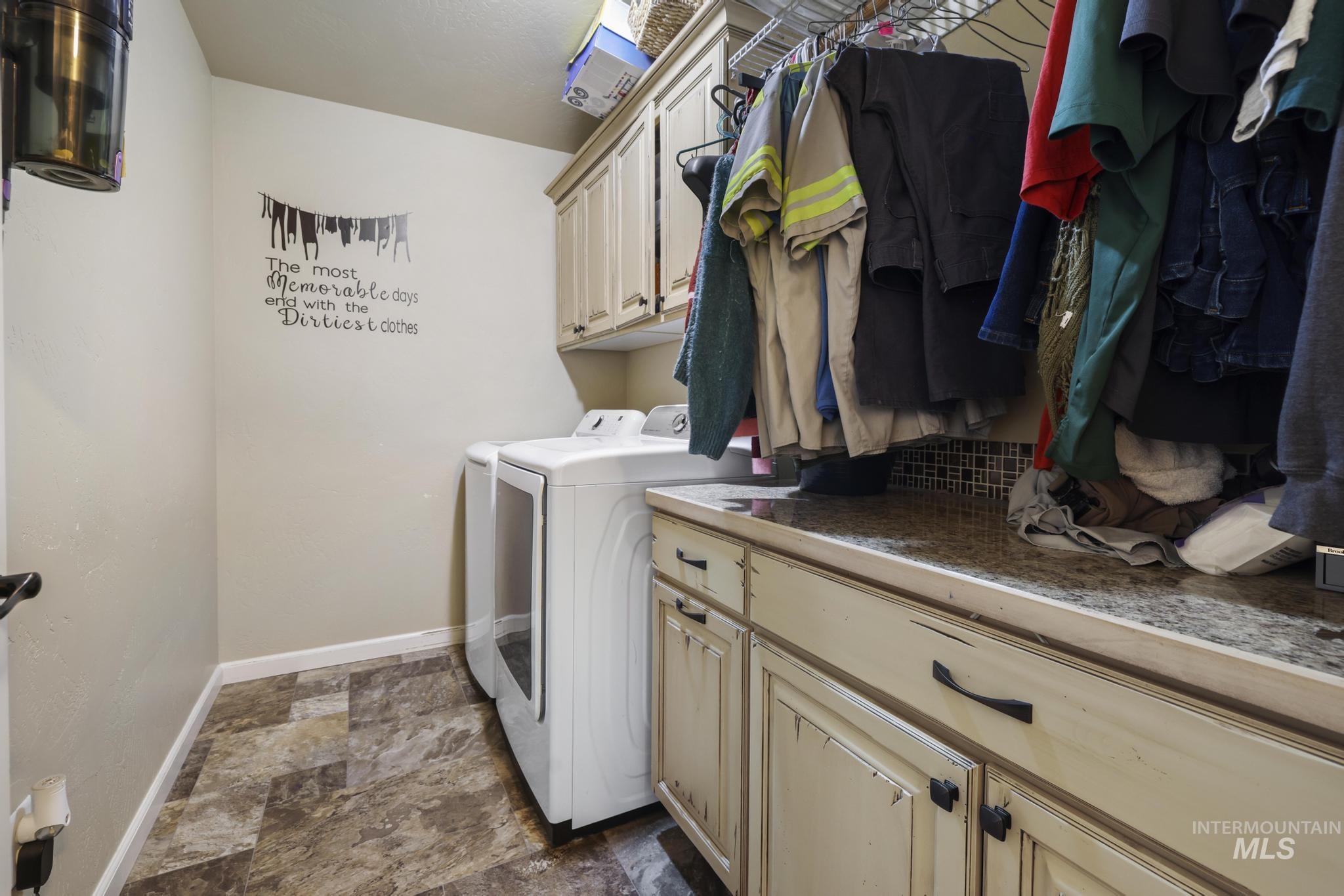 3705 E 3755 N, Kimberly, Idaho 83341, 4 Bedrooms, 2 Bathrooms, Residential For Sale, Price $669,000,MLS 99000958