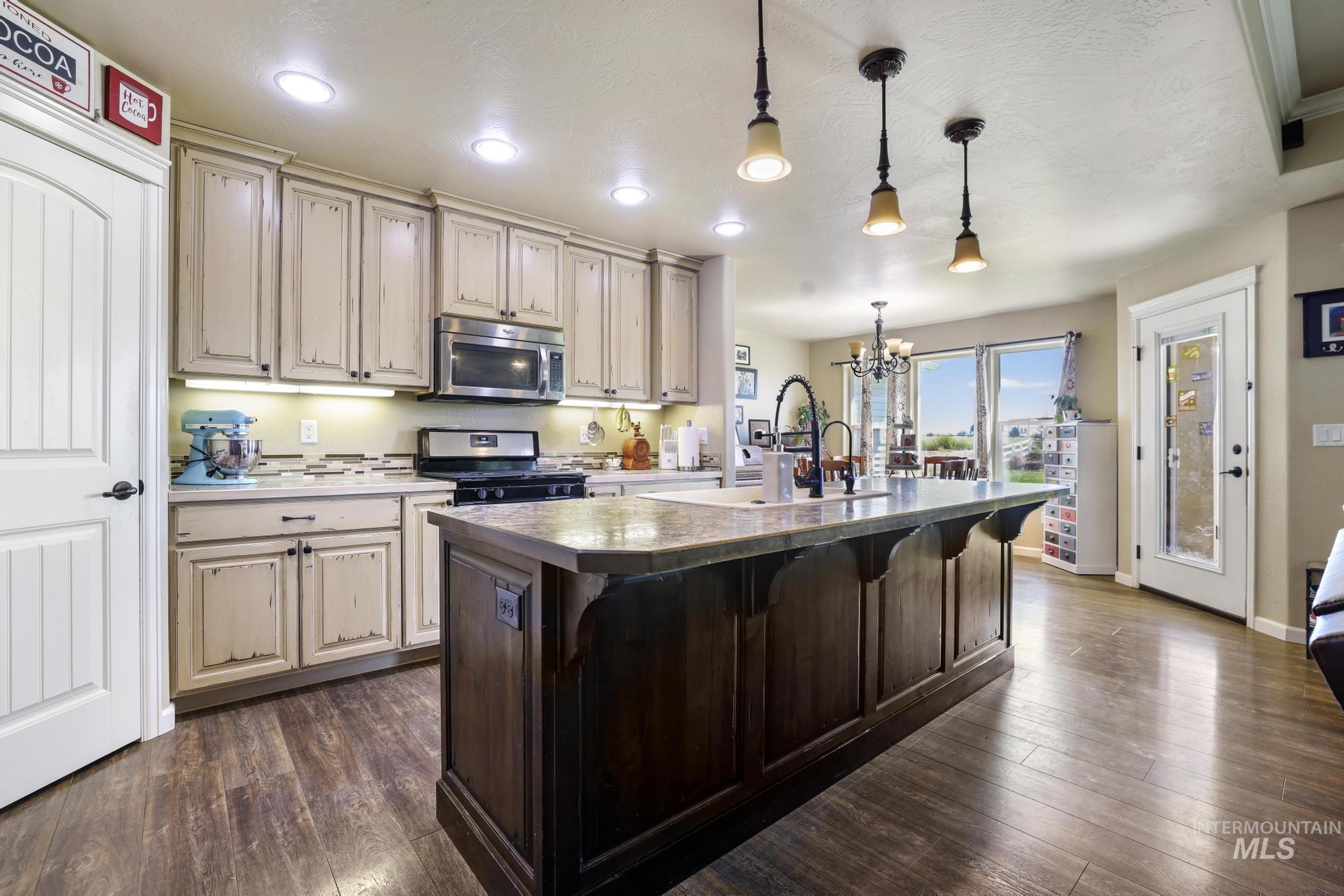3705 E 3755 N, Kimberly, Idaho 83341, 4 Bedrooms, 2 Bathrooms, Residential For Sale, Price $669,000,MLS 99000958